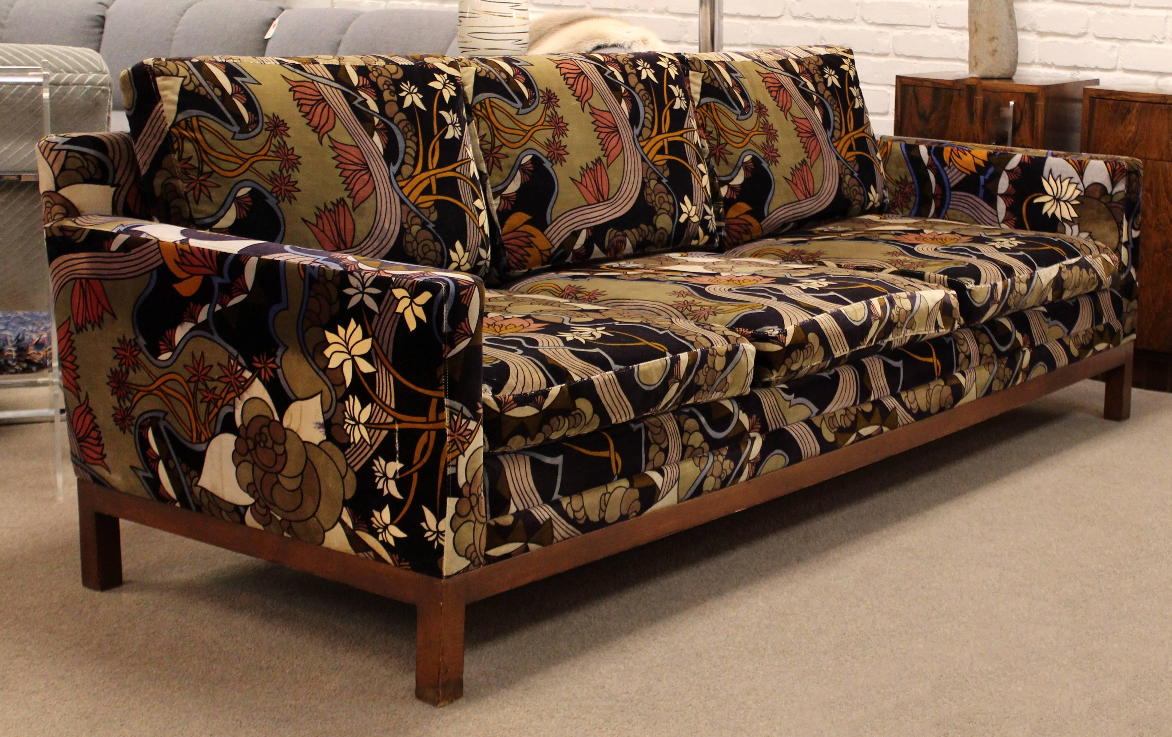 Mid-20th Century Mid-Century Modern Harvey Probber Sofa with Jack Lenor Larsen Fabric, 1960s