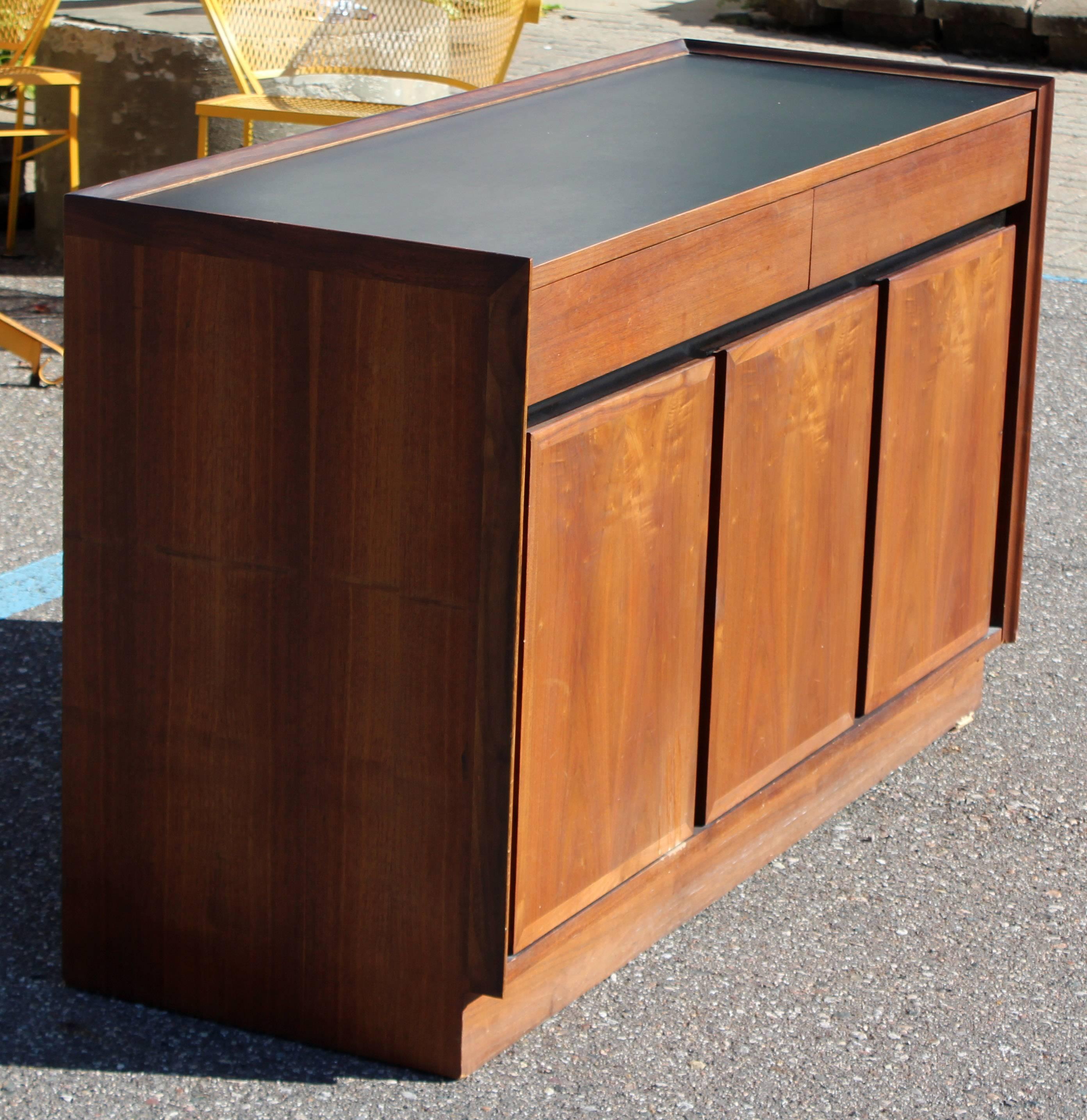 Late 20th Century Mid-Century Modern Baughman Dillingham Dining Set of Table Four Chairs Credenza