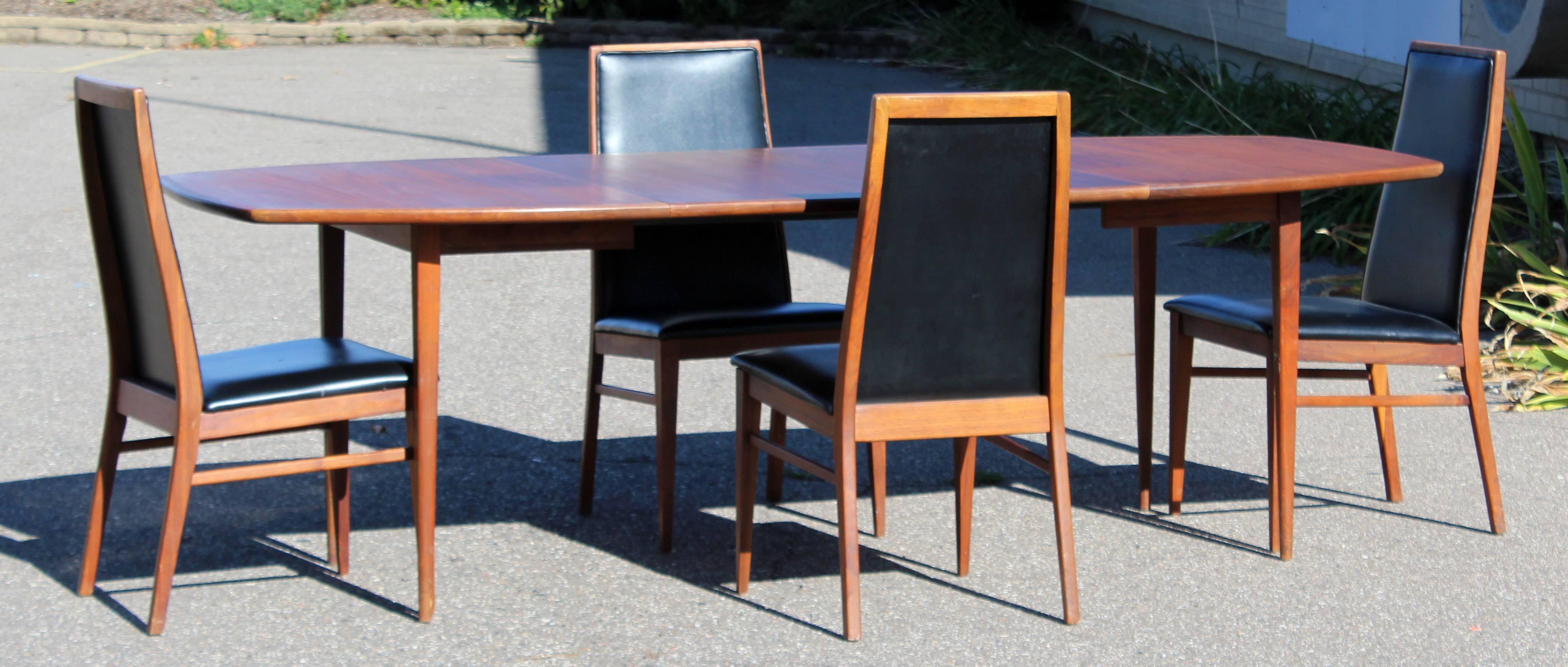 dillingham dining table