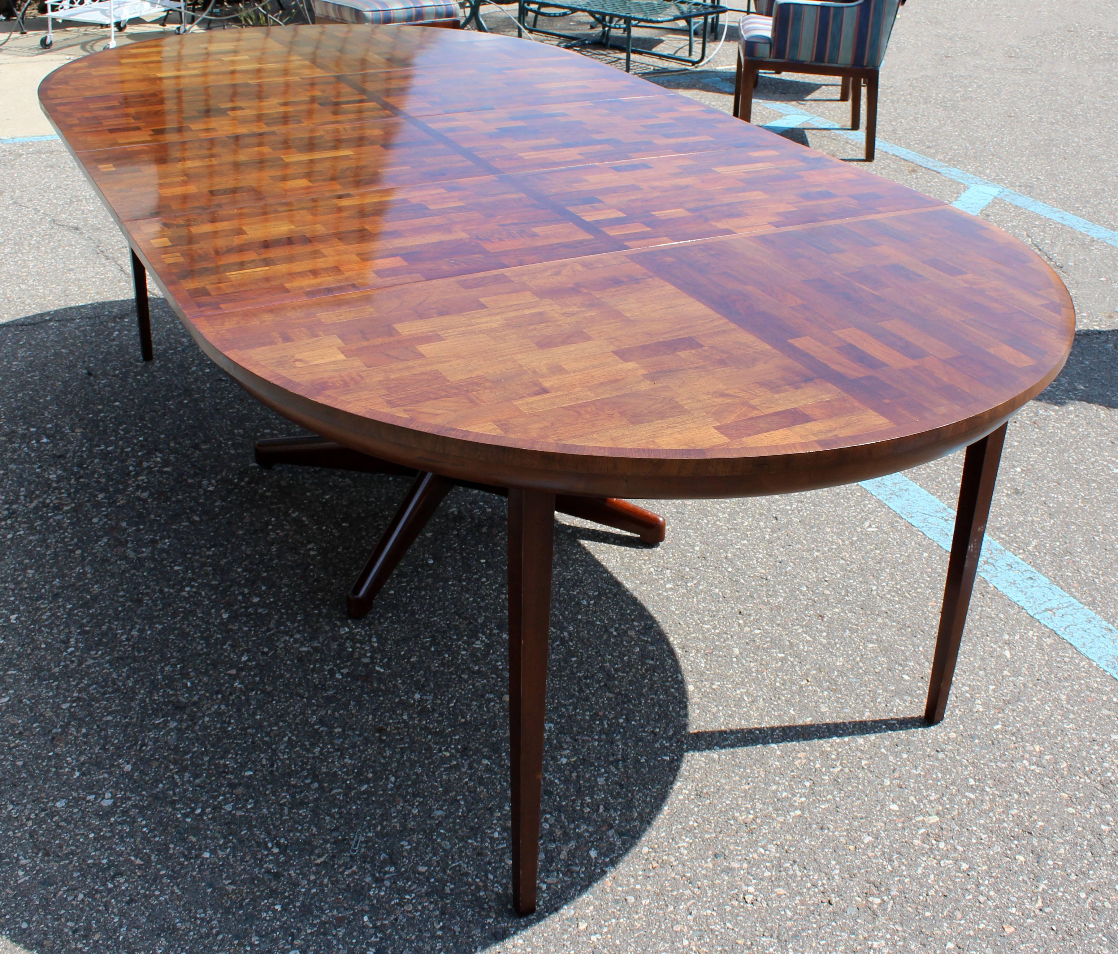 Mid-Century Modern Ford for Widdicomb Wood Oval Dining Expandable Table In Good Condition In Keego Harbor, MI