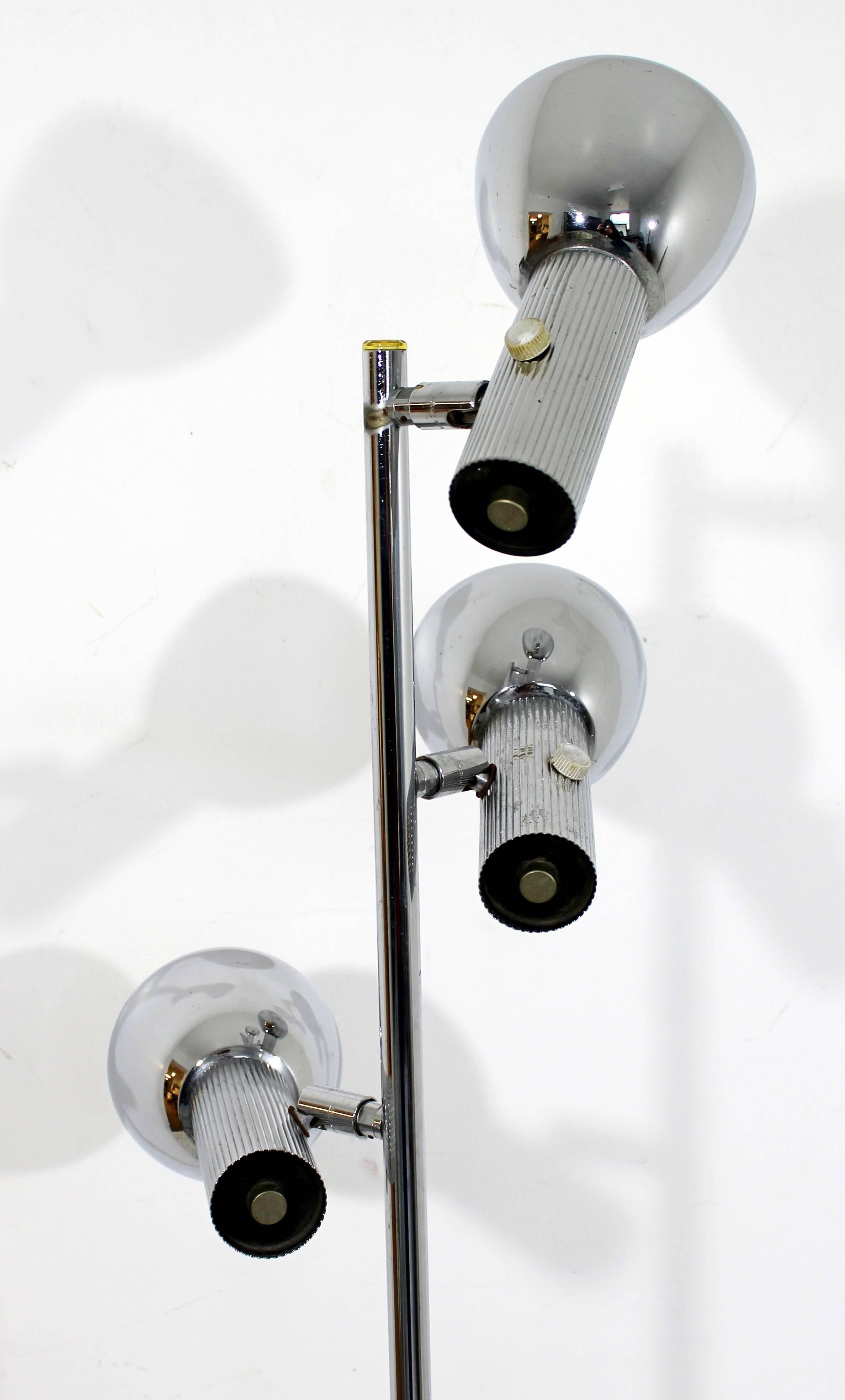 American Mid-Century Modern Koch & Lowy Chrome Three-Headed Floor Lamp, Pivoting Shades