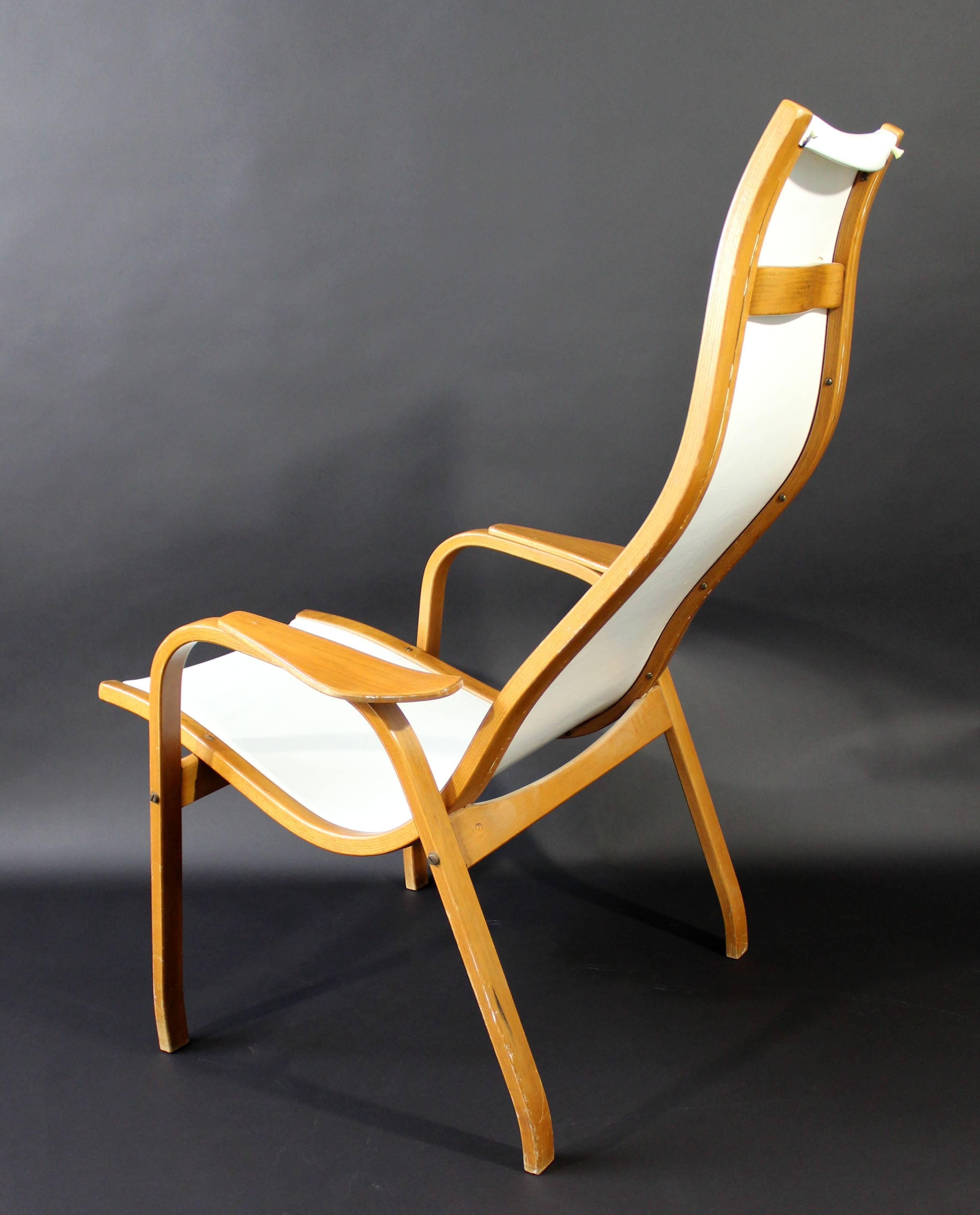 Mid-Century Modern White Vinyl Lamino Bentwood Chair Made in Sweden, 1950s 2