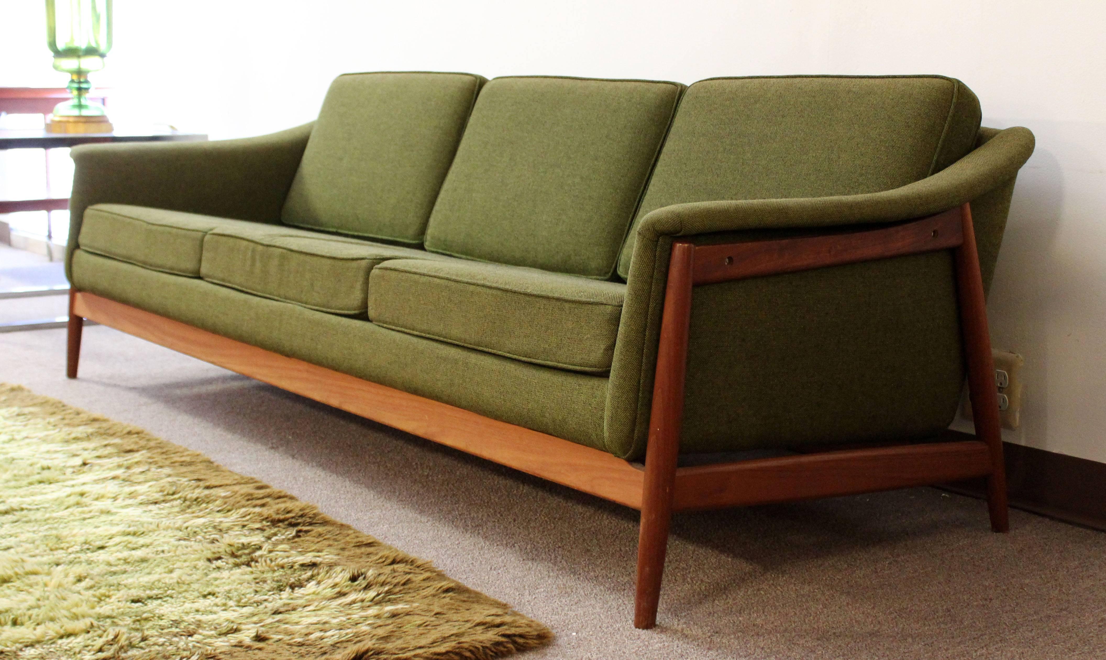 Mid-Century Modern Three-Seat Curved Wood Sofa by Folke Ohlsson for DUX Sweden In Good Condition In Keego Harbor, MI
