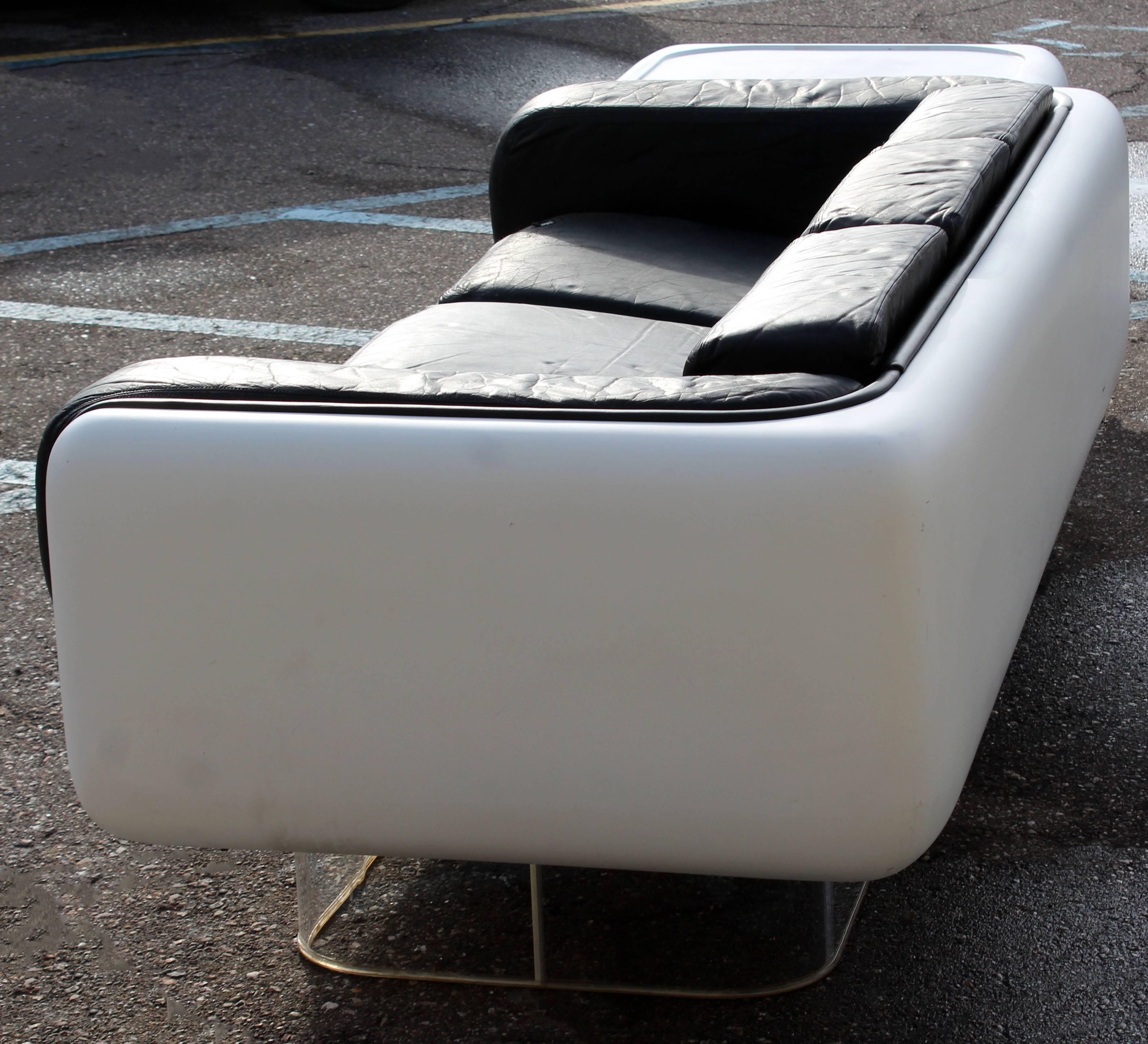 Late 20th Century Mid-Century Modern Warren Platner Style Steelcase Fiberglass Lucite Sofa & Table