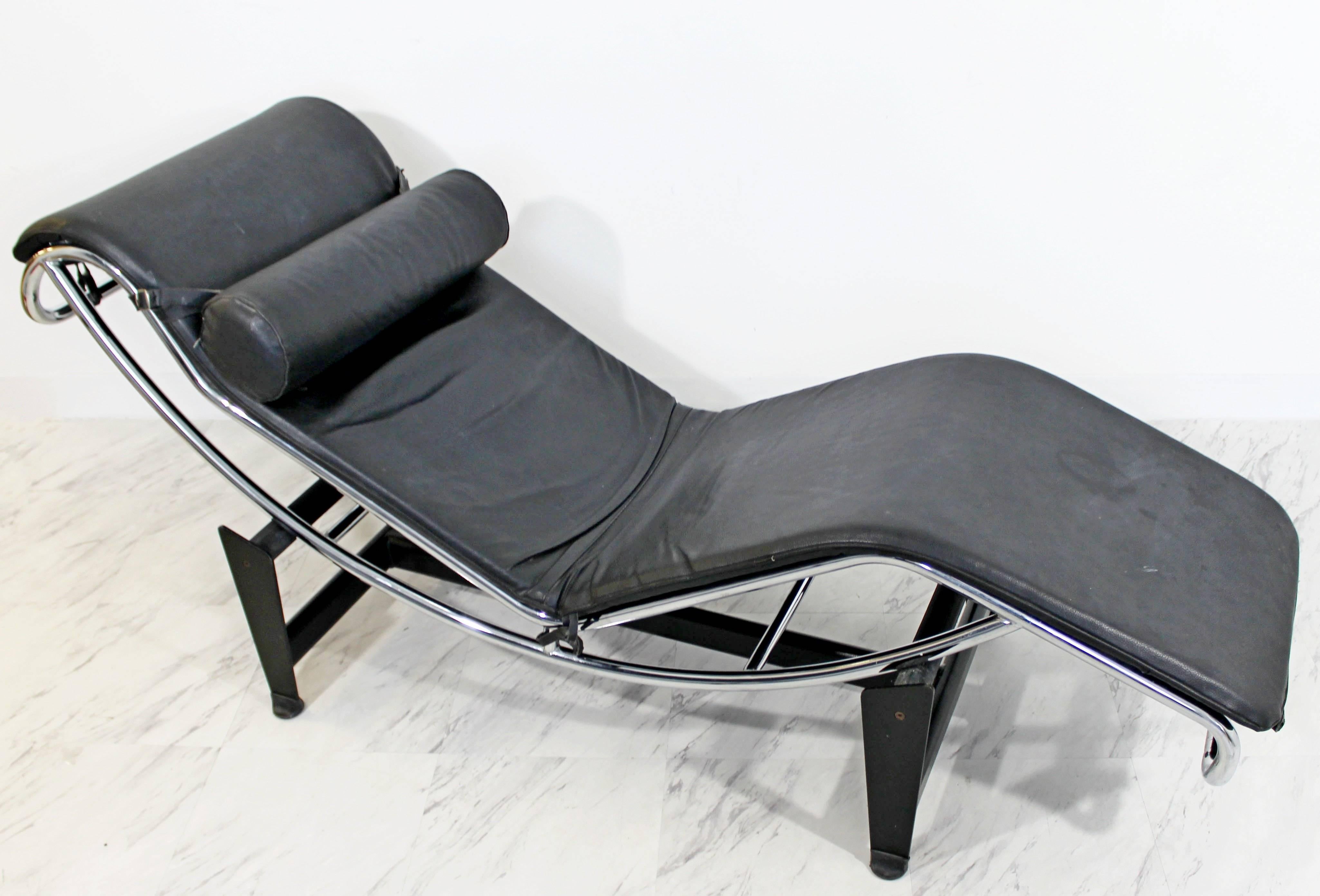 Mid-Century Modern Le Corbusier Cassina Black Leather Chrome Chaise Lounge 2