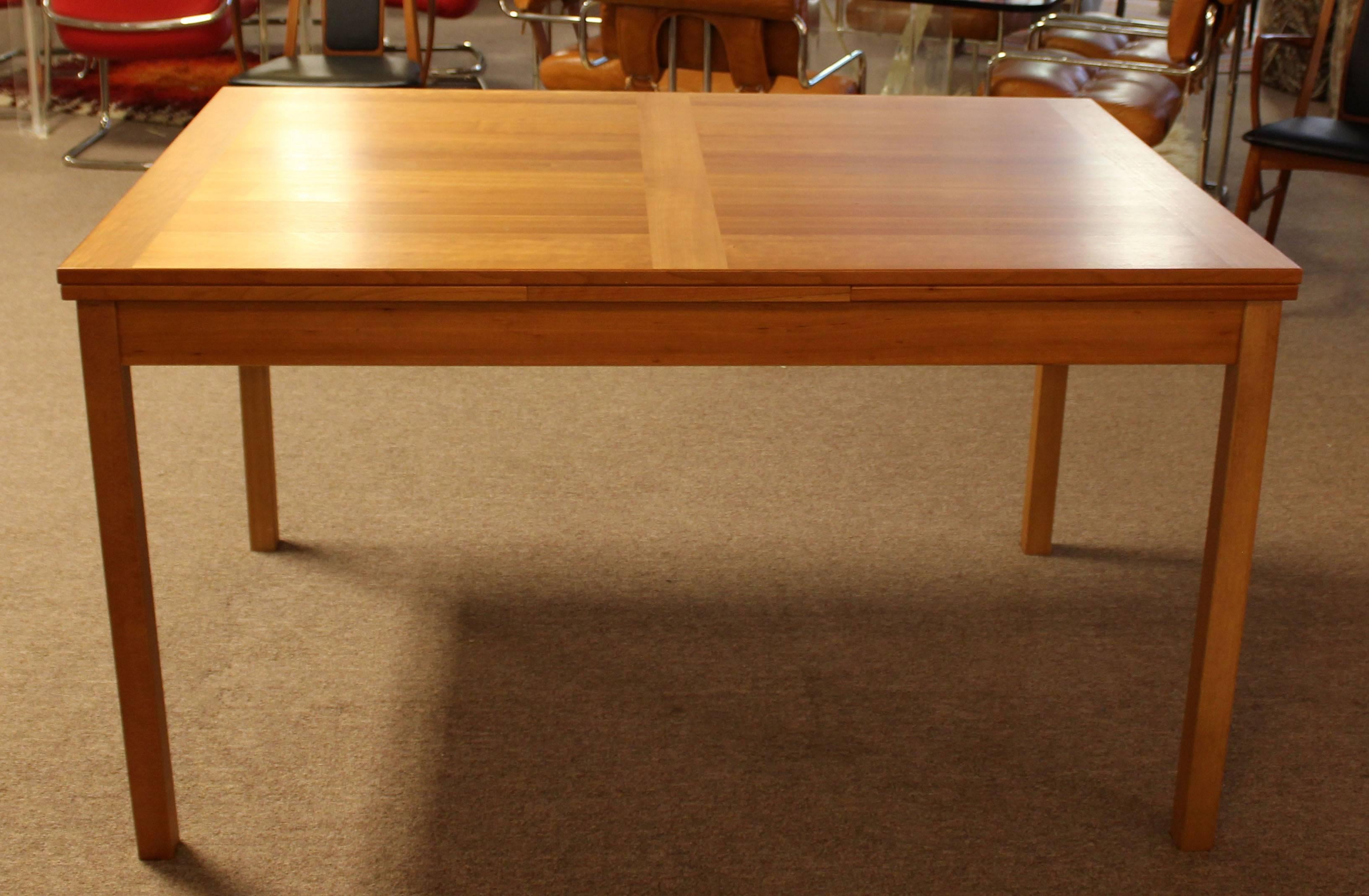 Mid-Century Modern Ansager Mobler Expandable Teak Dining Table Danish, 1950s In Good Condition In Keego Harbor, MI