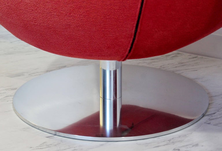 Contemporary Modern Pair of Red Tulip Swivel Chairs B&B Italia, Italian