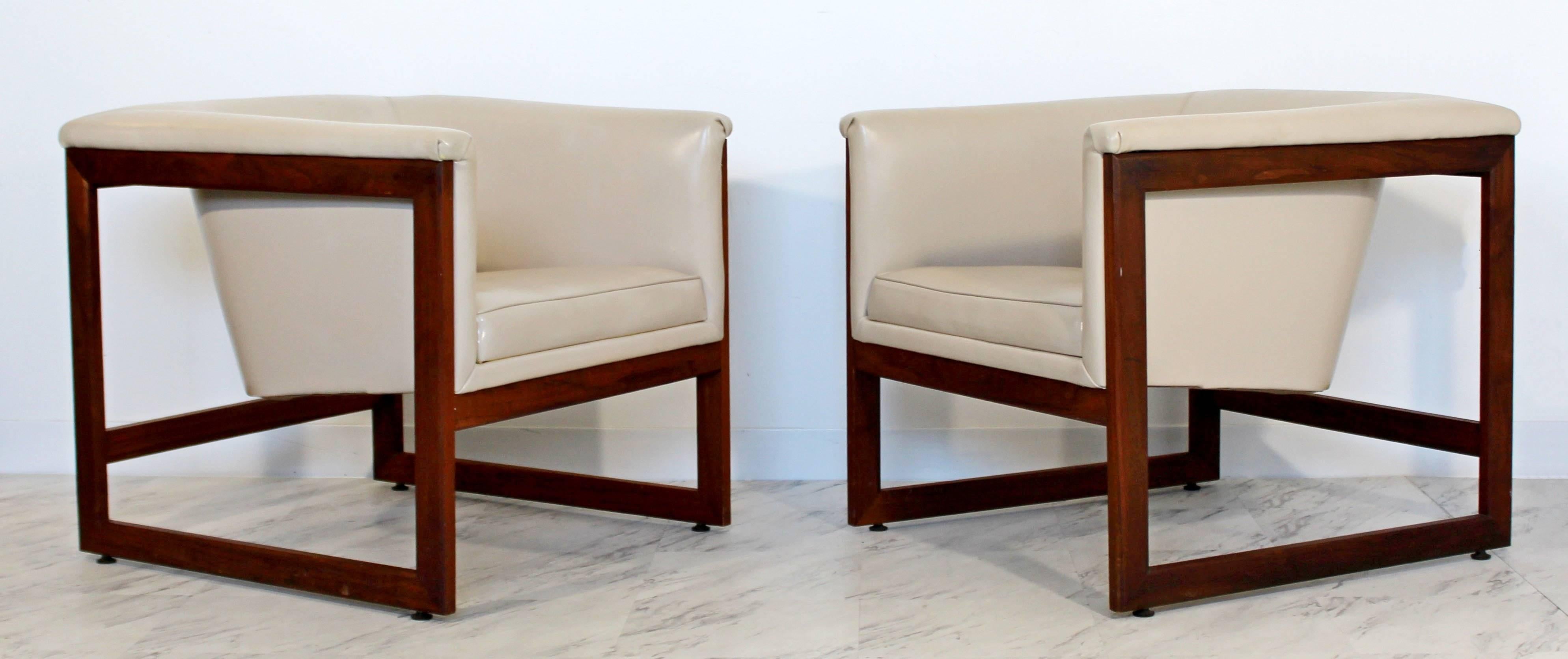 American Mid-Century Modern Milo Baughman Pair of Floating Cube Walnut Lounge Chairs
