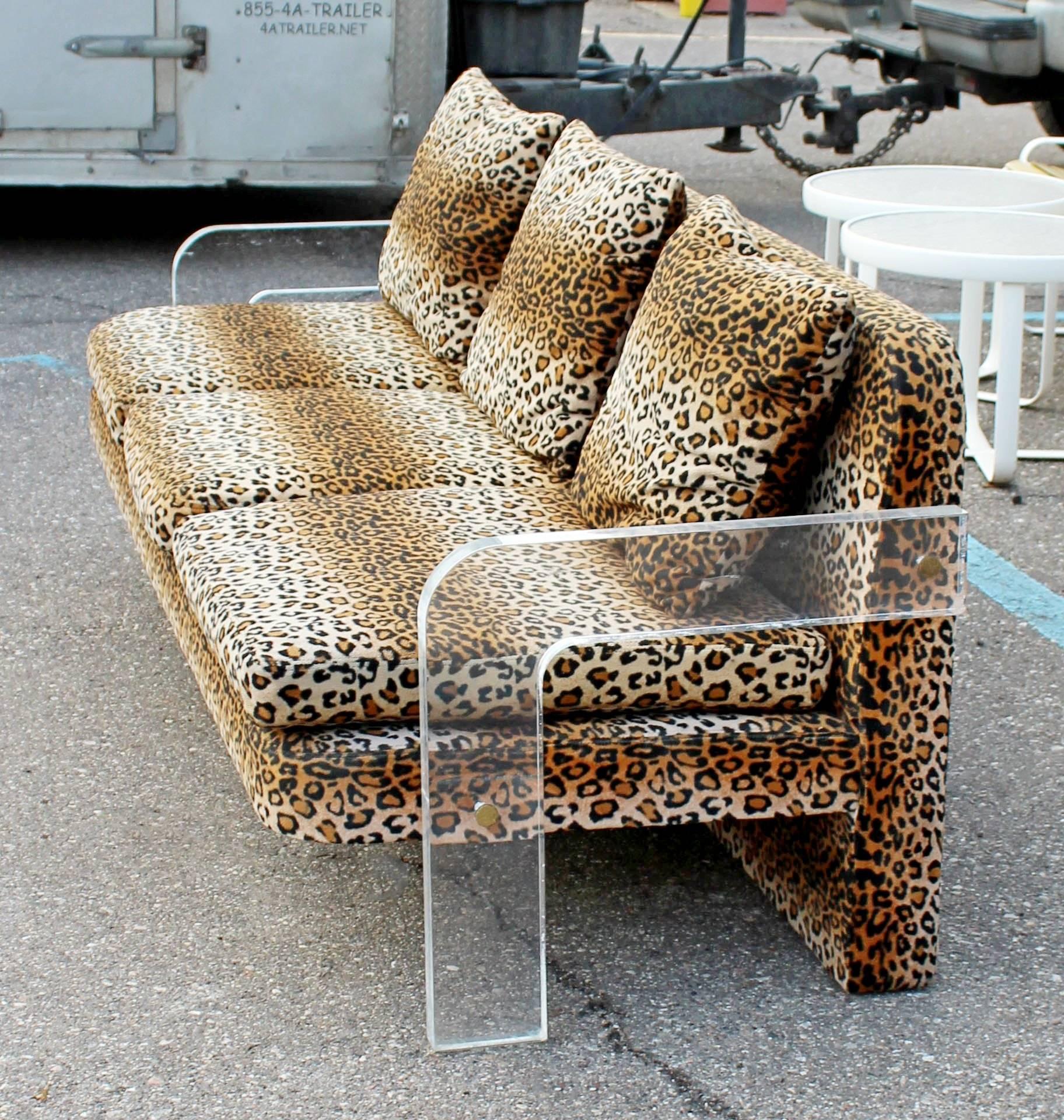 Mid-Century Modern Rare Vladimir Kagan Leopard Print Lucite Sofa, 1970s 2