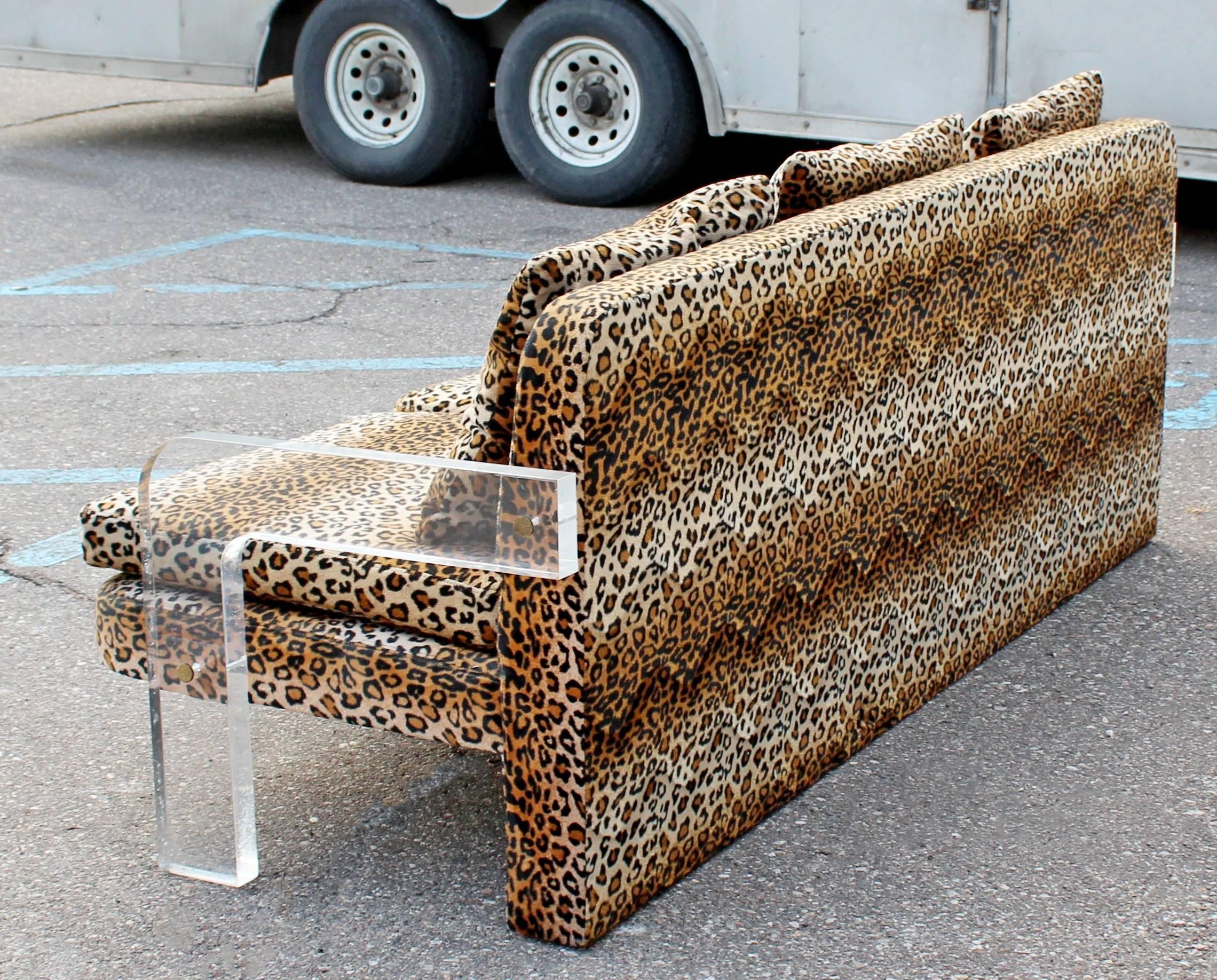 Mid-Century Modern Rare Vladimir Kagan Leopard Print Lucite Sofa, 1970s 1