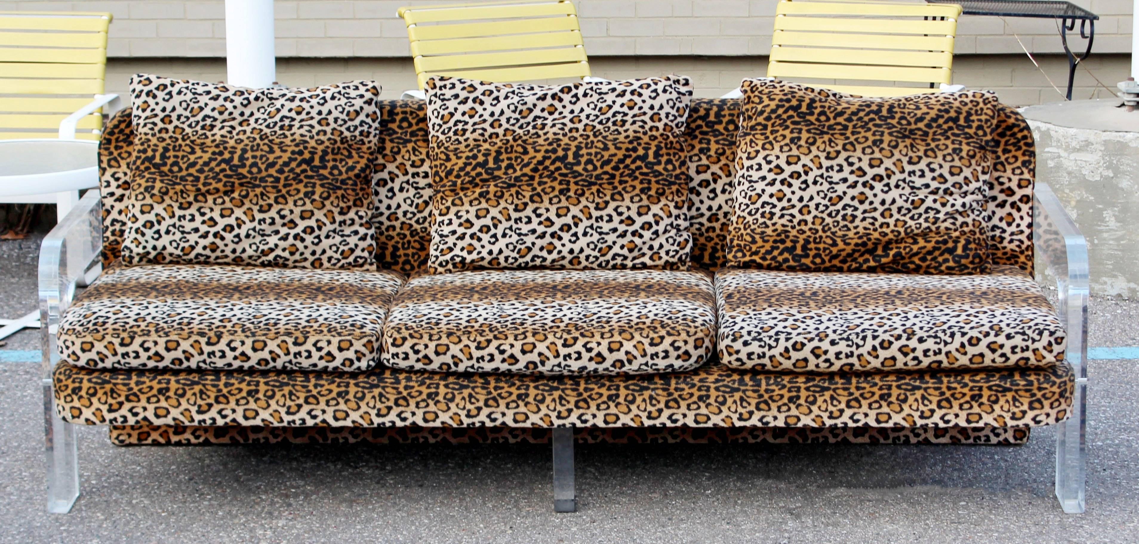 sofa leopard