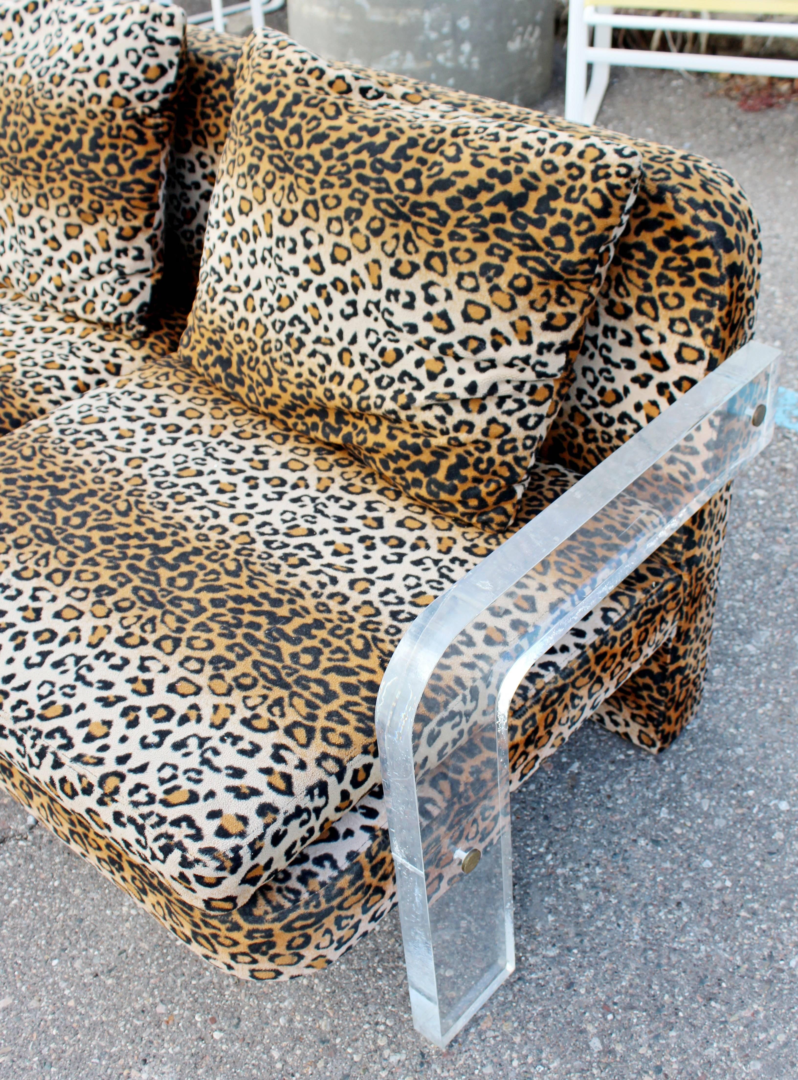 Mid-Century Modern Rare Vladimir Kagan Leopard Print Lucite Sofa, 1970s 3