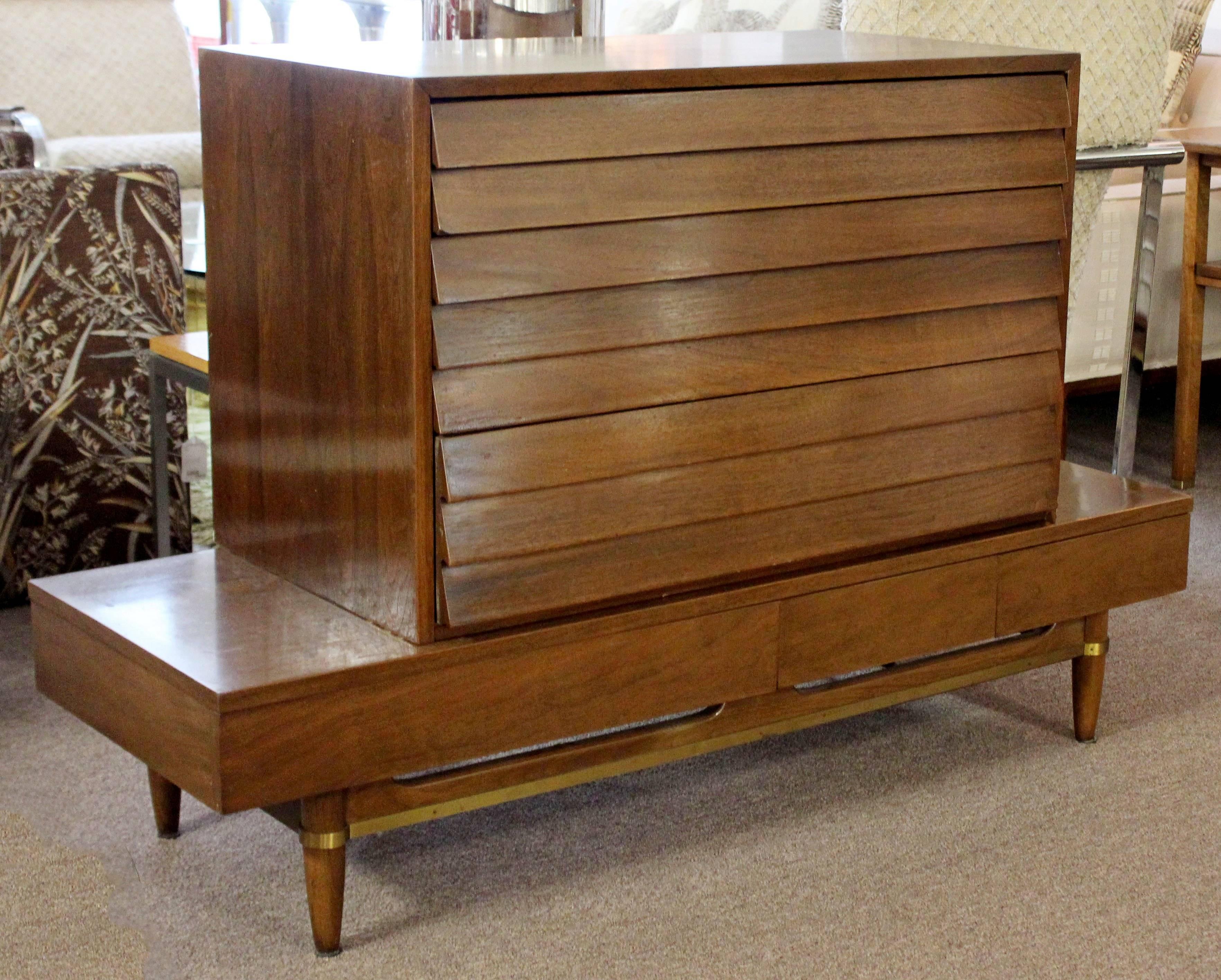 American Mid-Century Modern Dania Dresser Bench Console Table Merton Gershun Martinsville