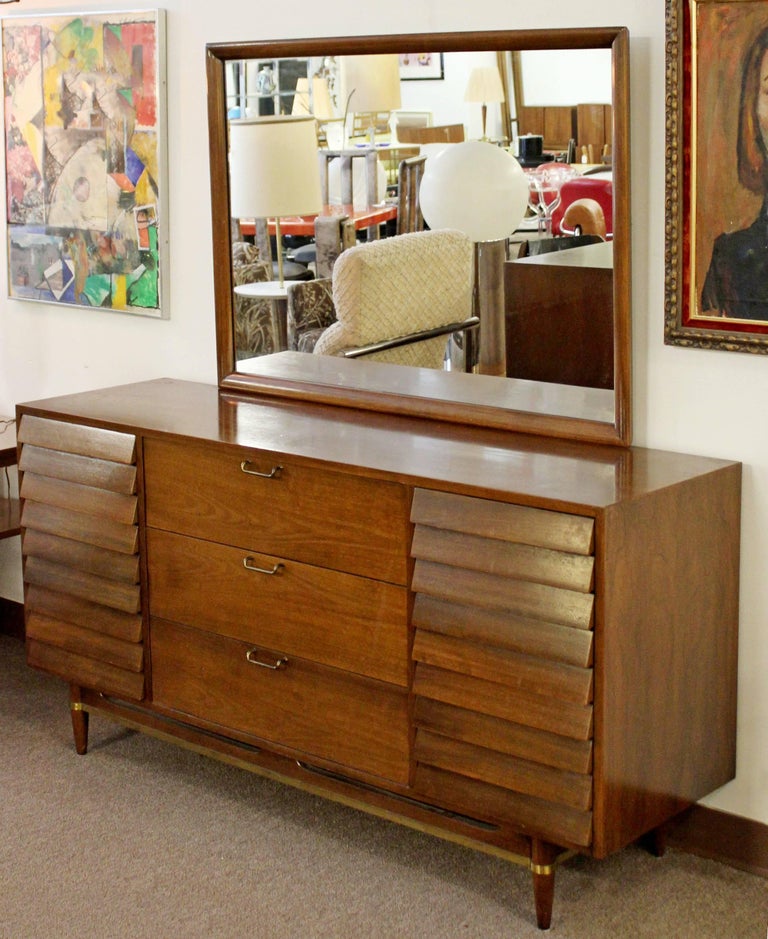 Mid-Century Modern American of Martinsville Dania Gershun Walnut
