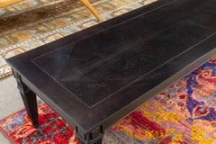 Table basse rectangulaire Baker Furniture en bois d'ébène noir avec pieds sculptés