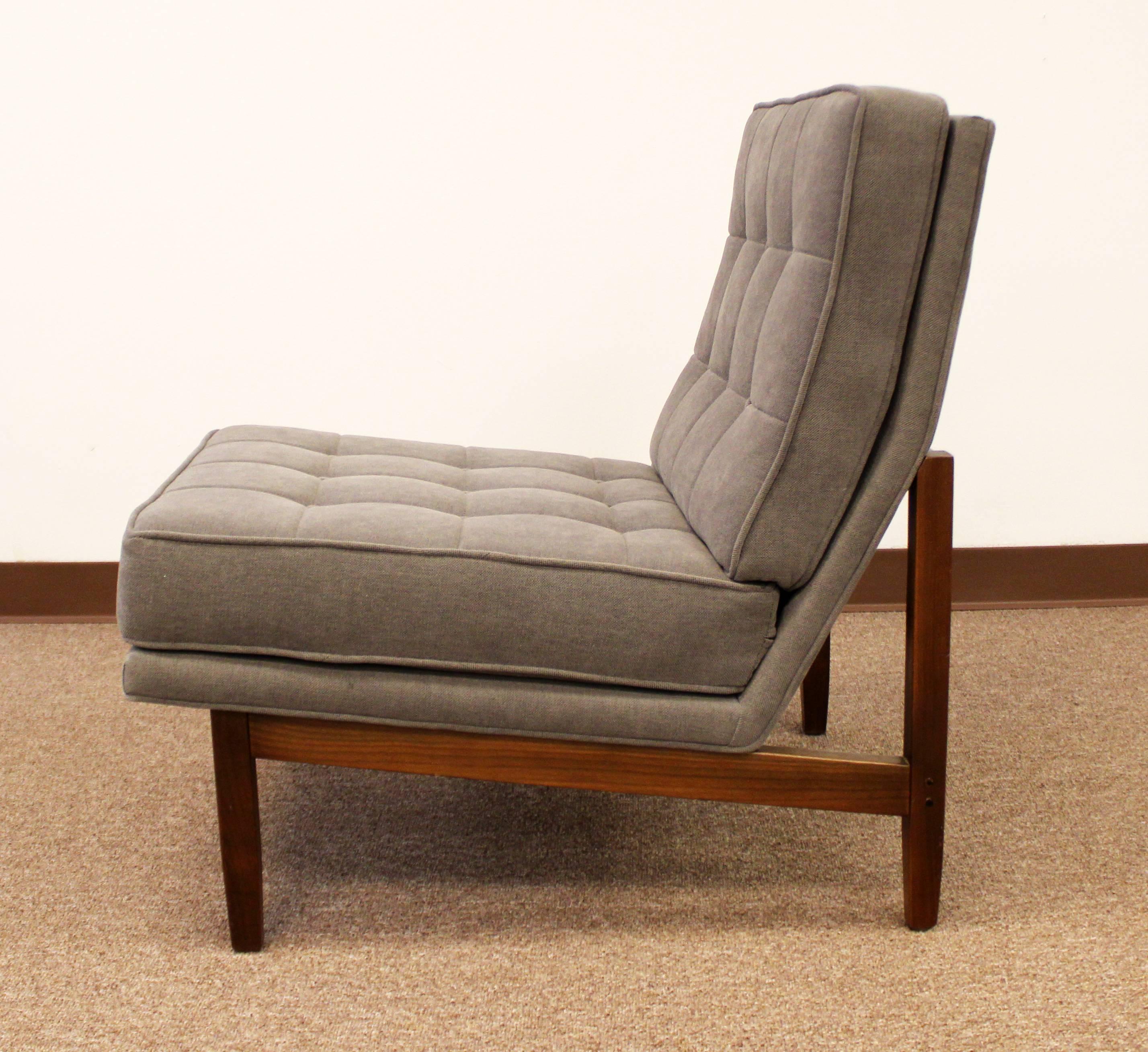 Mid-20th Century Mid-Century Modern Early Rare Florence Knoll Two-Seat Sofa and Chair