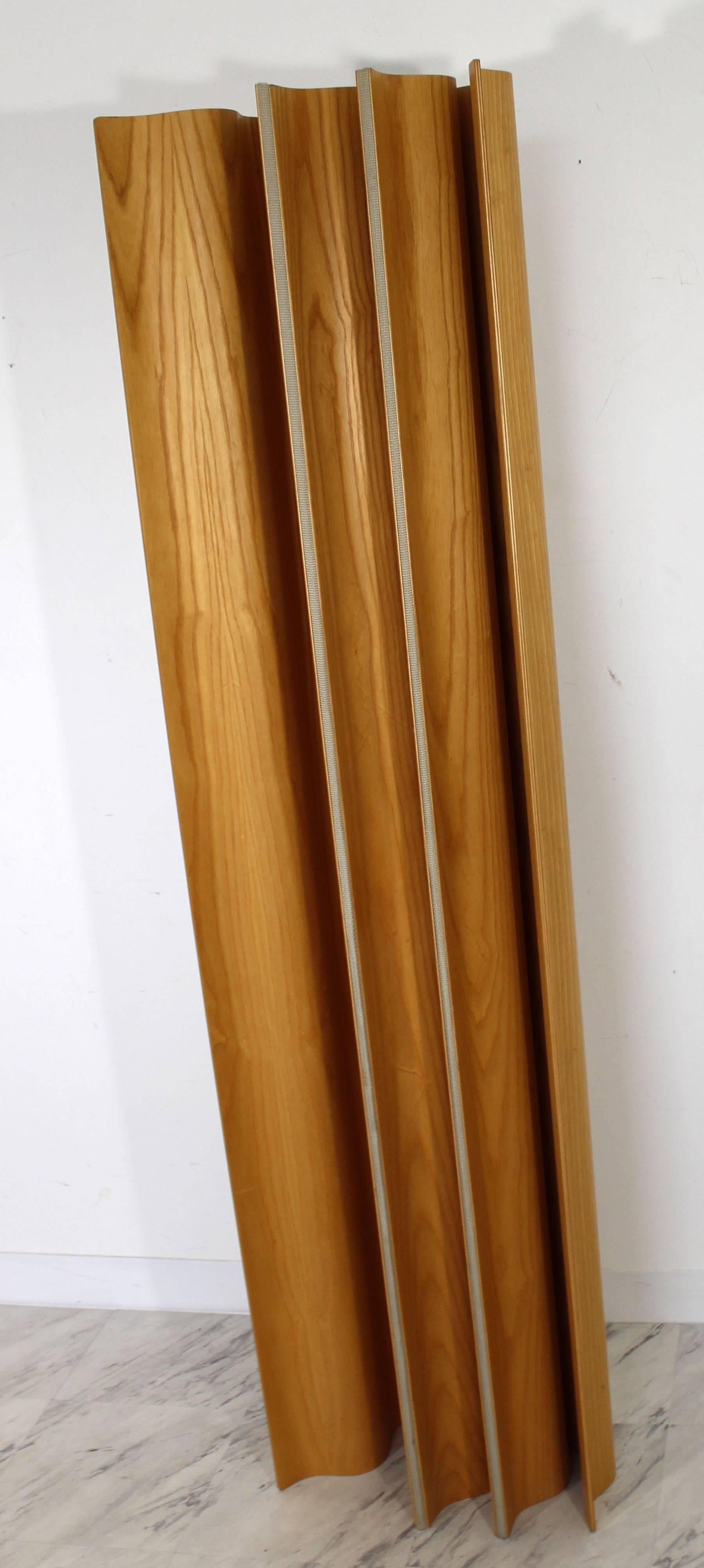 Herman Miller Eames DWR Plywood Ash Tall Folding Screen Room Divider In Good Condition In Keego Harbor, MI