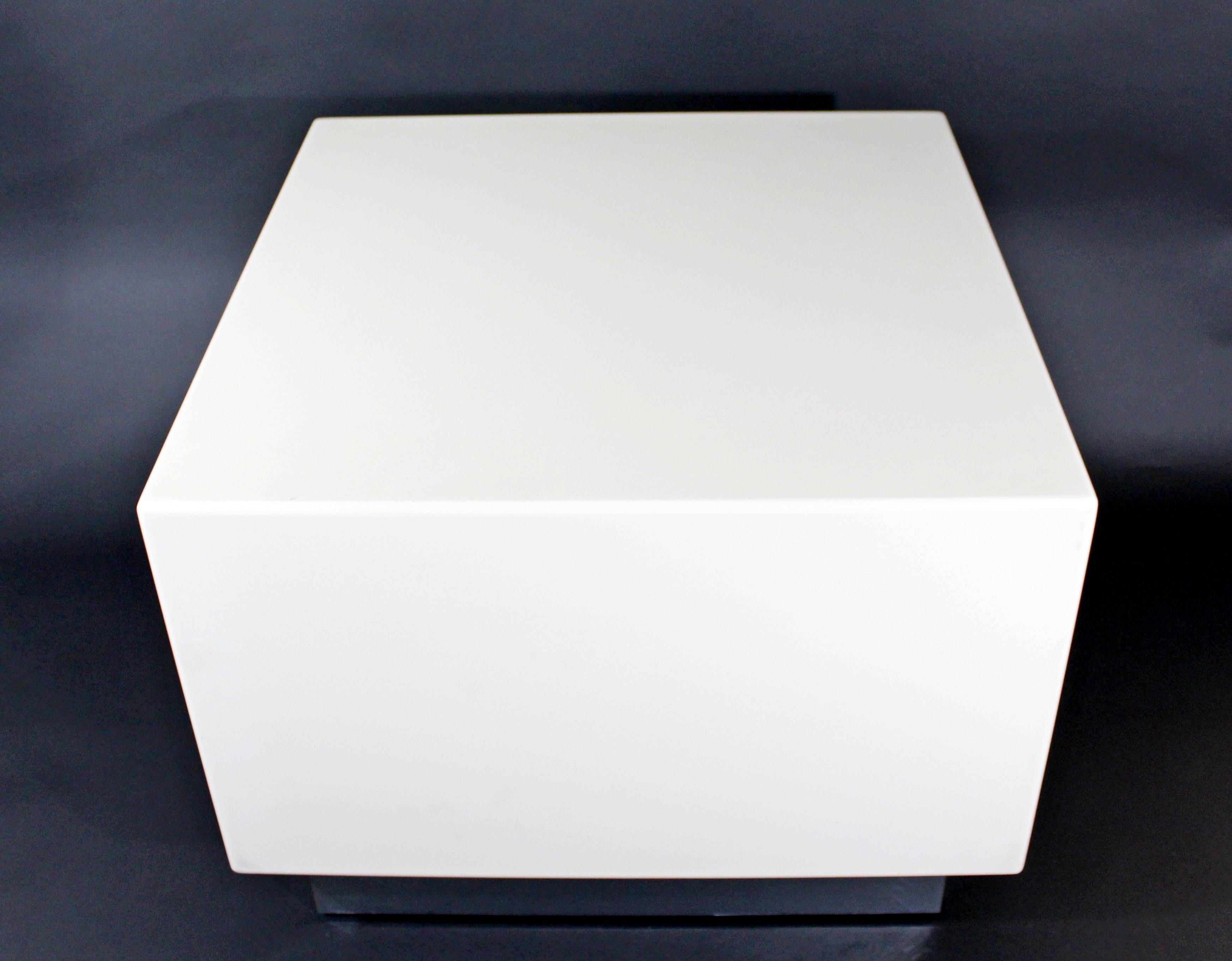 Mid-Century Modern Pair of White Lacquer Chrome Side End Tables Nightstands 2