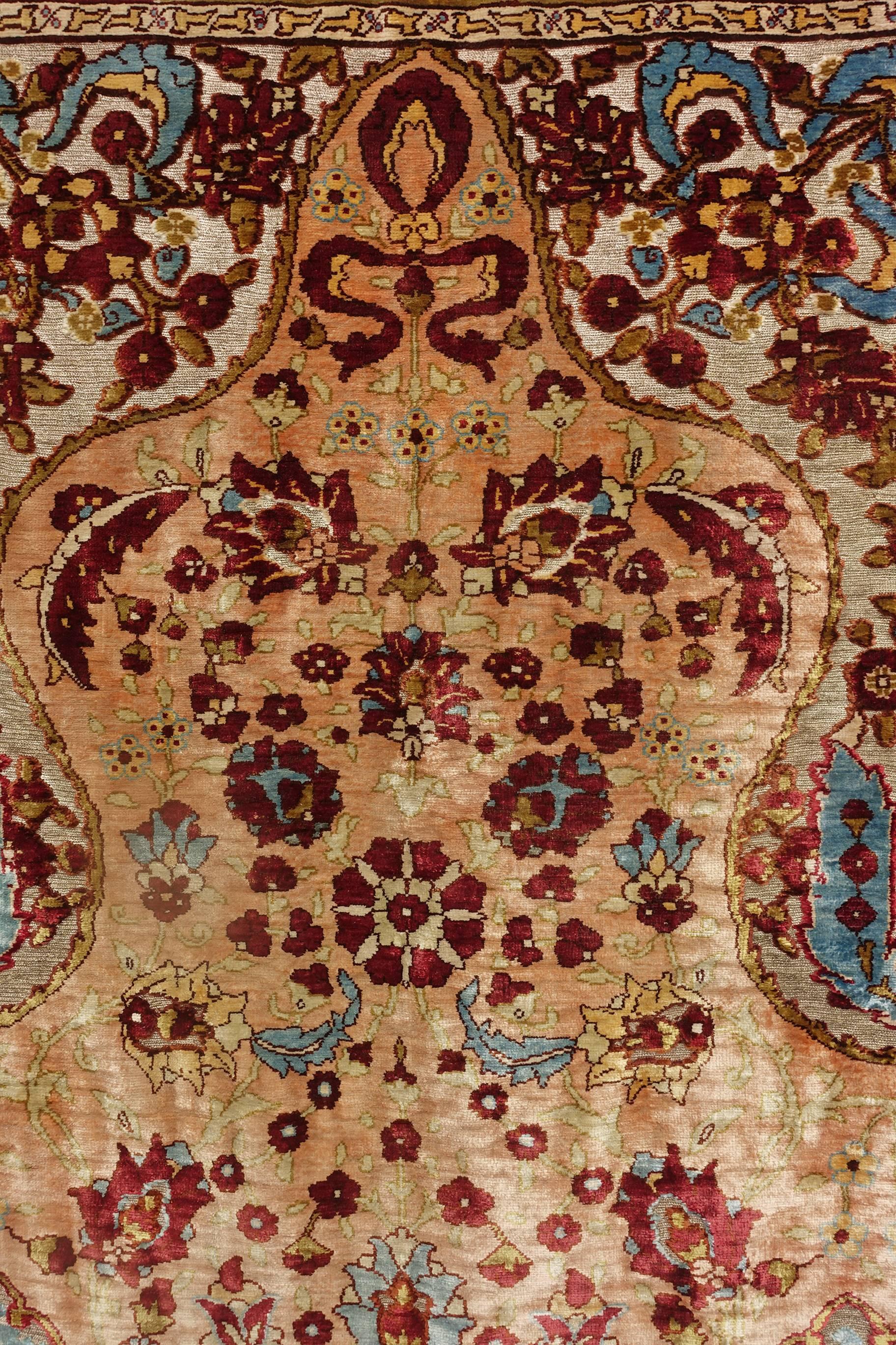 Beautiful hand-knotted silk on silk and silver brocade Turkish Hereke signed (ÖZEL Hereke)

Material: Silk on silk
This is a rare masterpiece from the Özel atelier in Hereke. It is a gem to be cherished by the most discriminate of art collectors