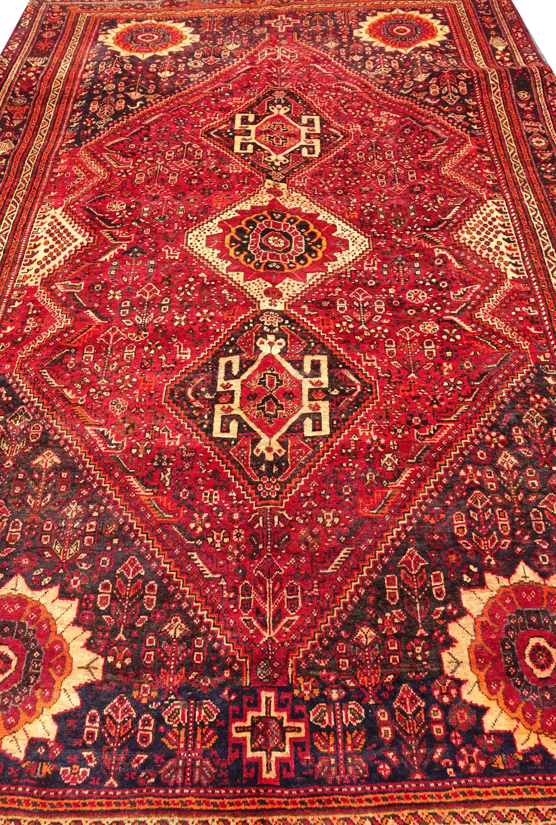Vintage Persian Shiraz Carpet In Excellent Condition In Edinburgh, GB