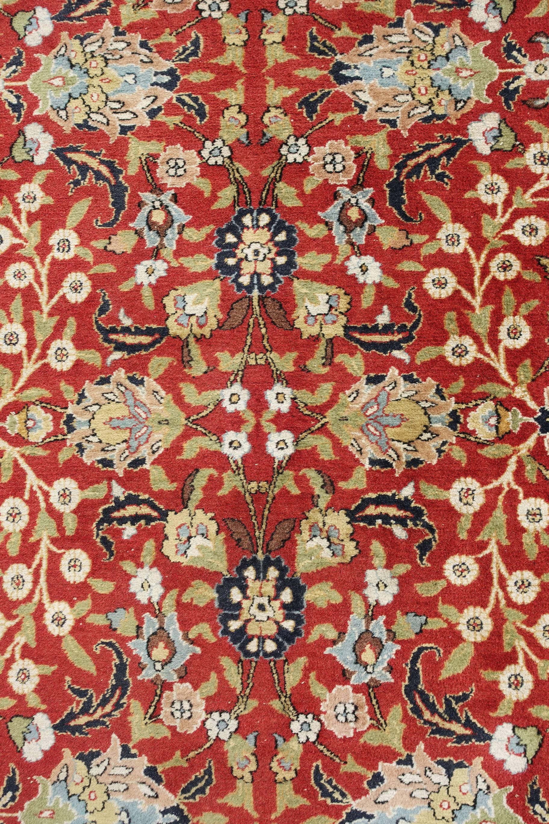Vintage Wool Turkish Hereke Carpet In Excellent Condition For Sale In Edinburgh, GB