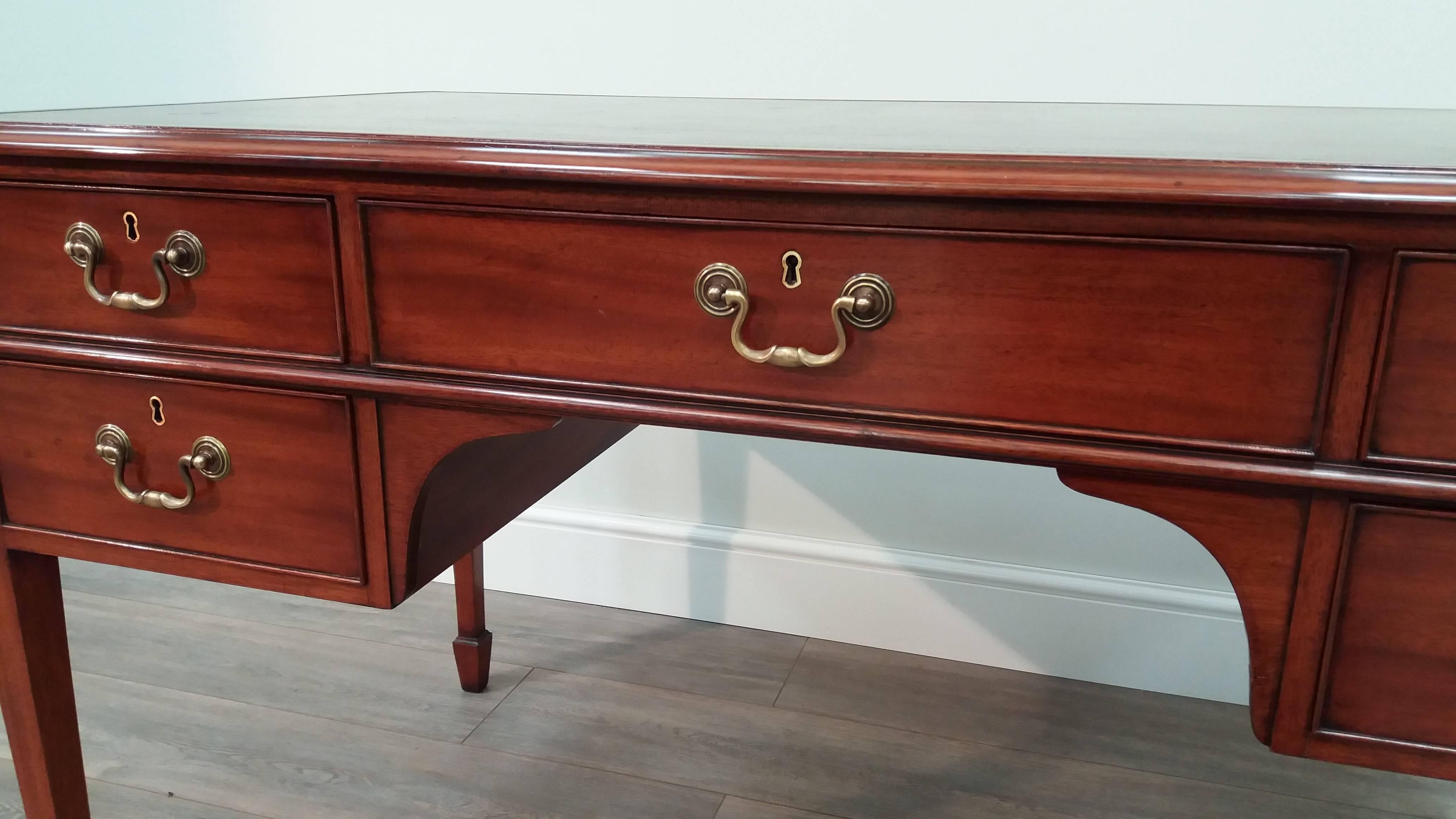 British Sheraton Style Mahogany Five-Drawer Kneehole Writing Table For Sale