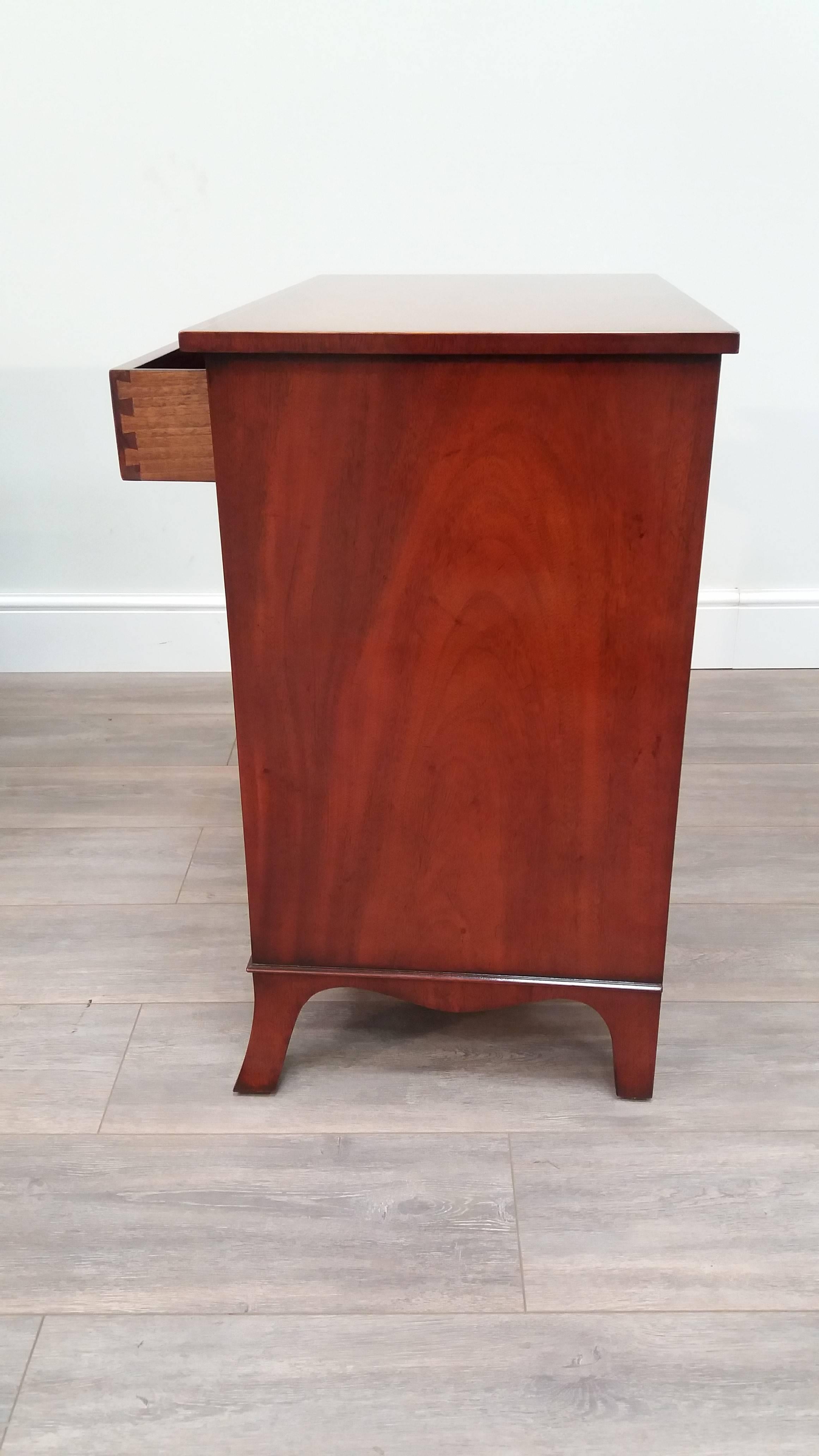 Veneer Arthur Brett Mahogany Sheraton Style Chest of Drawers For Sale