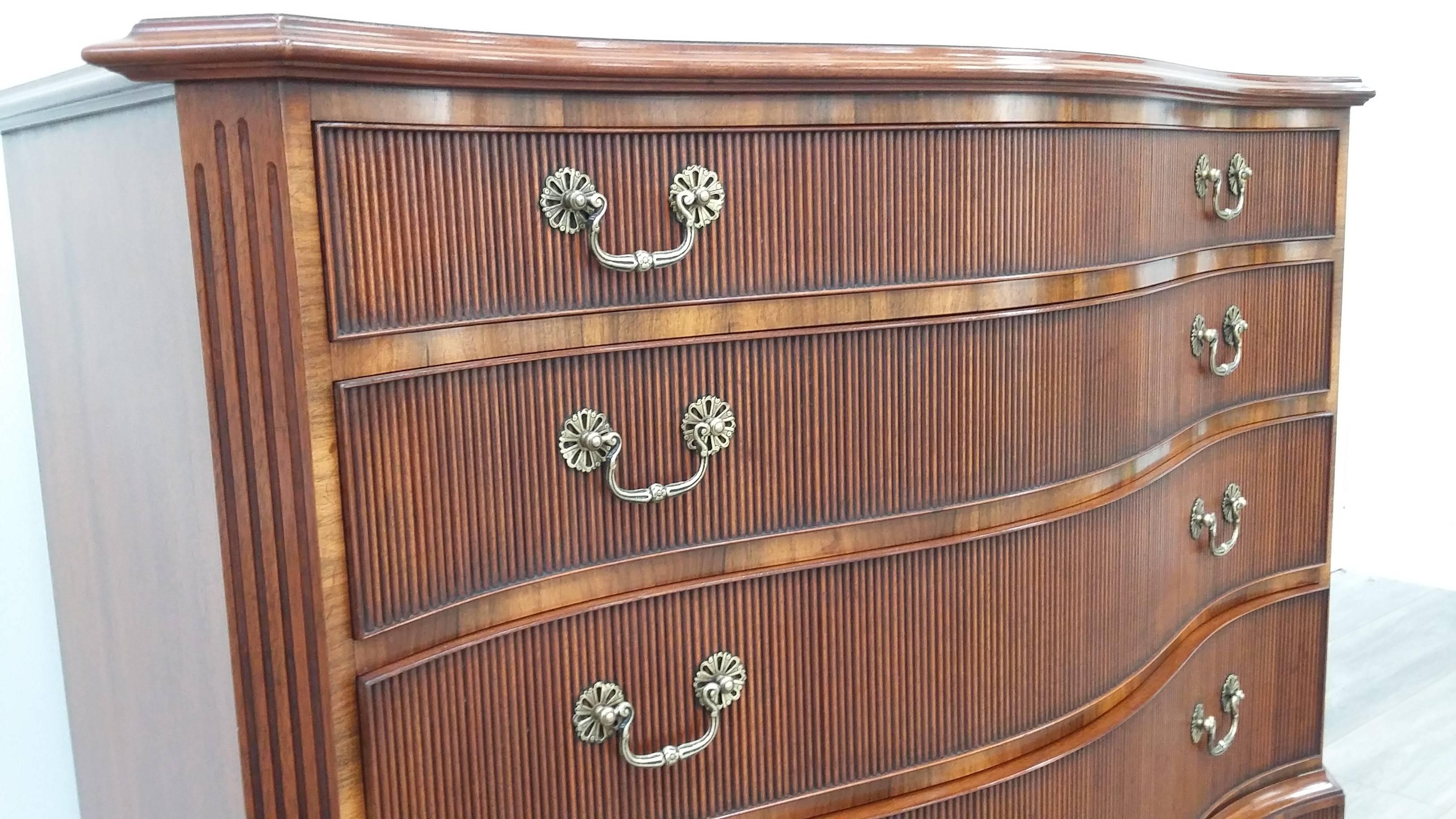 Arthur Brett Chippendale Style Mahogany Serpentine Chest of Drawers For Sale 2