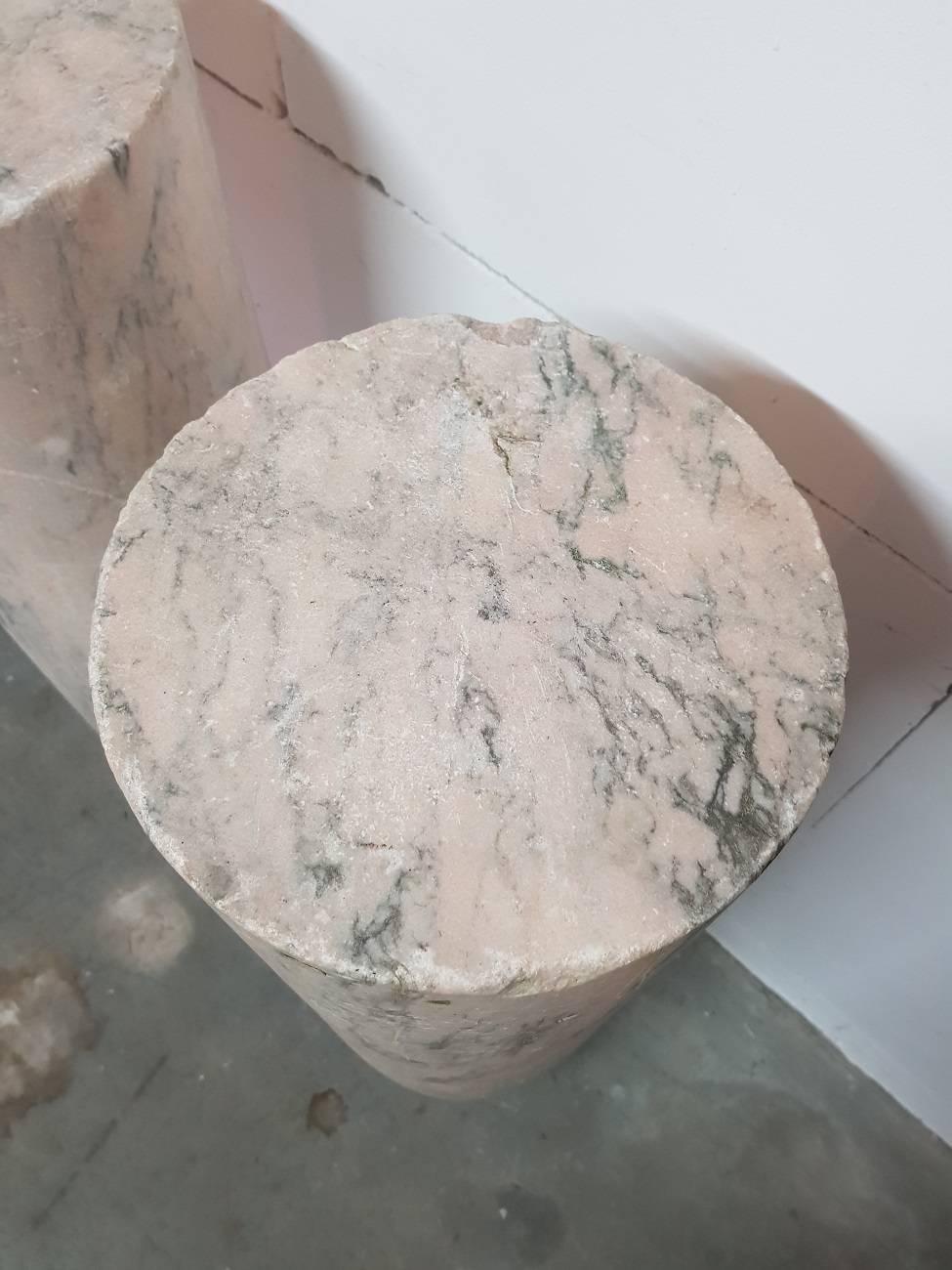 Set of two 18th century French pink marble columns/pillars with grey veins, bought from a well know antique dealer in The Hague Netherlands.
They weigh more than 150 kilo each.

The measurements are,
Depth 27.5 cm/ 10.8 inch.
Width 27.5 cm/