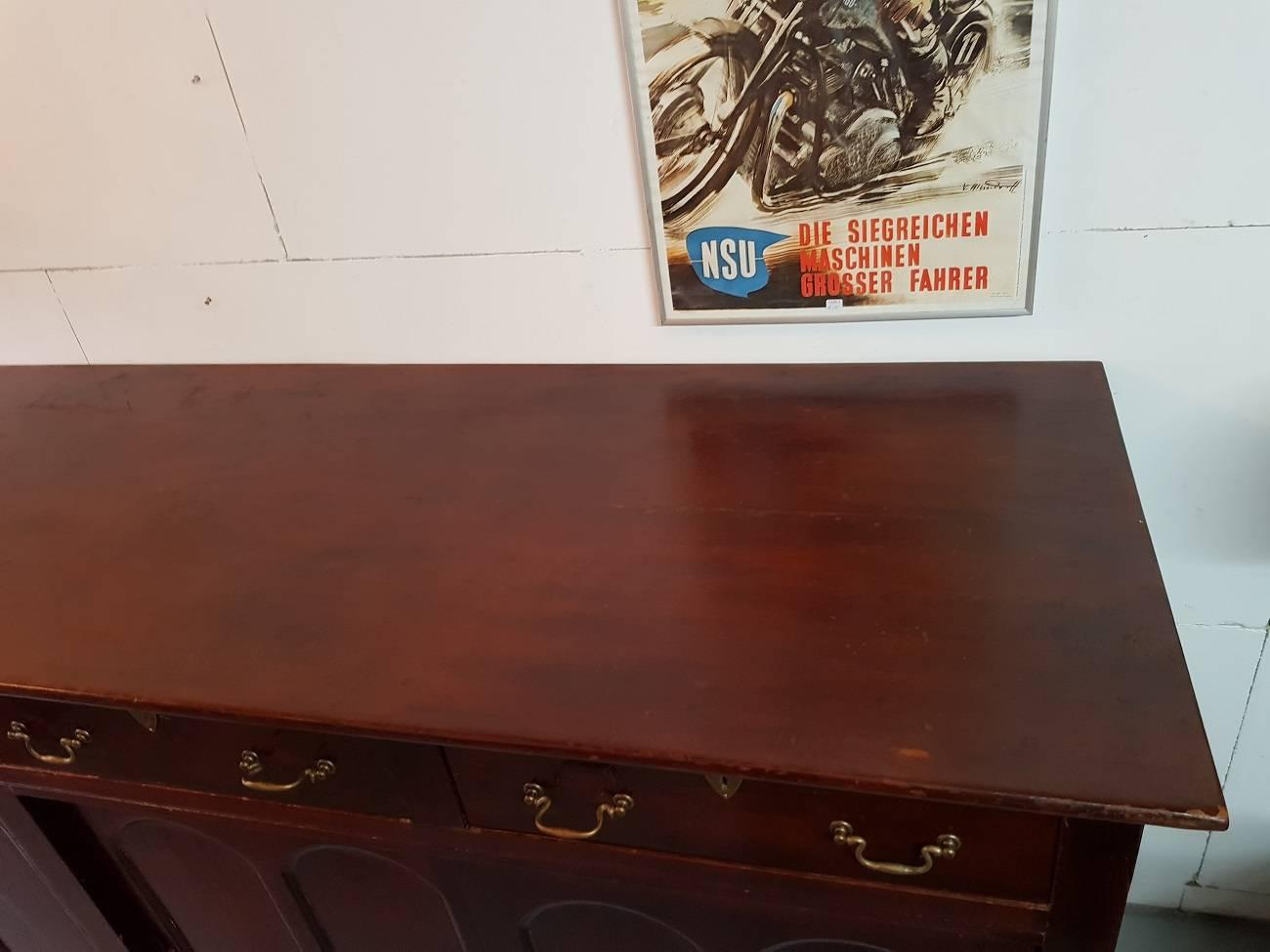 Late 19th Century English Mahogany Dresser 1