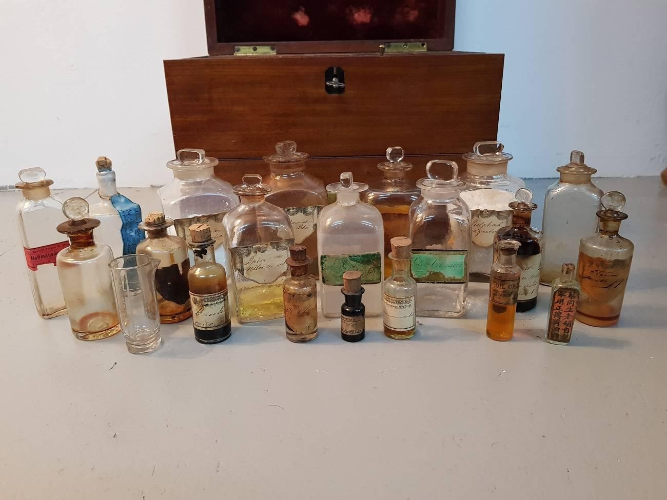 traveling apothecary case