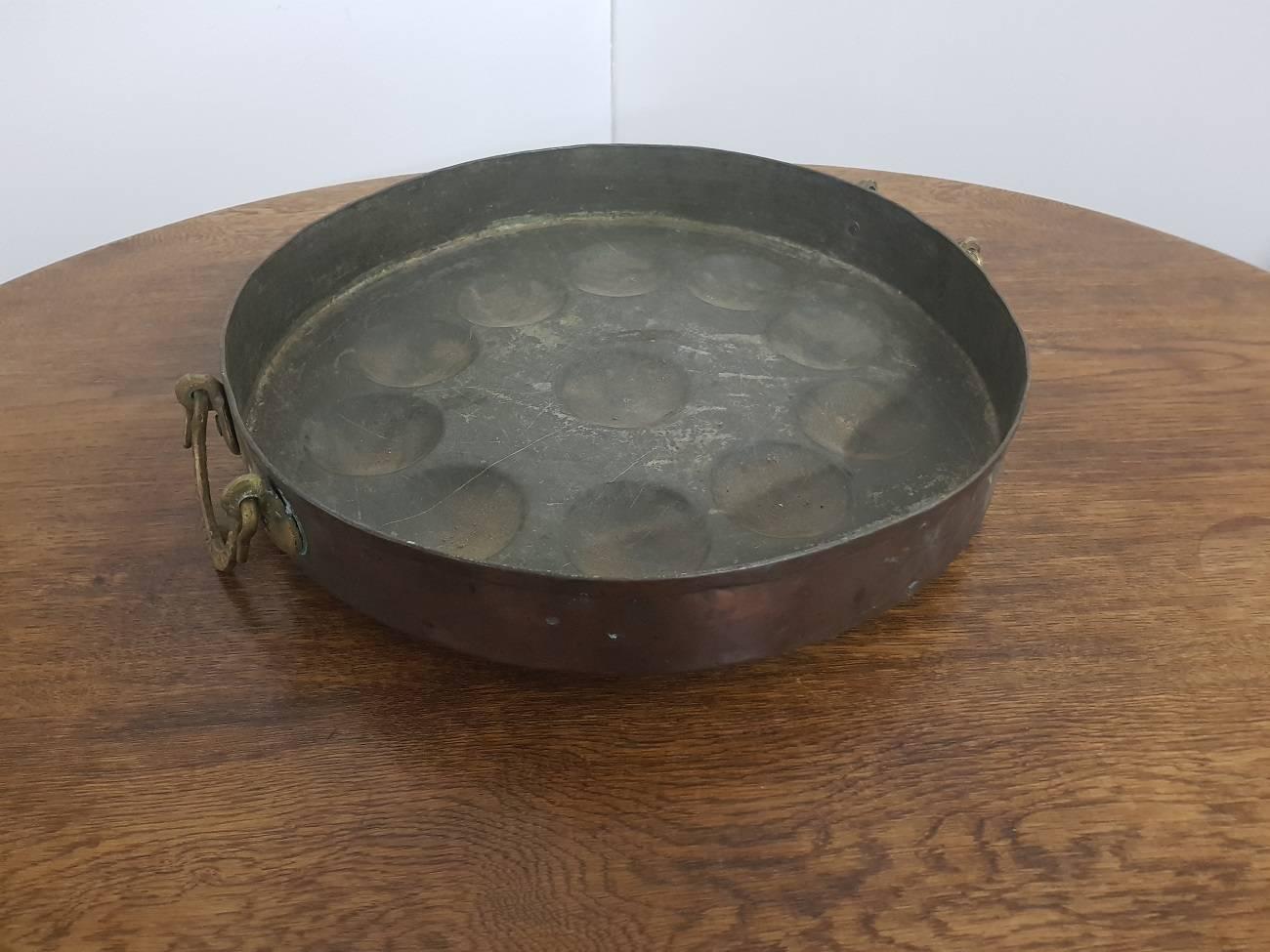 Early 20th Century Dutch Copper Mini Pancakes Pan In Excellent Condition In Raalte, NL