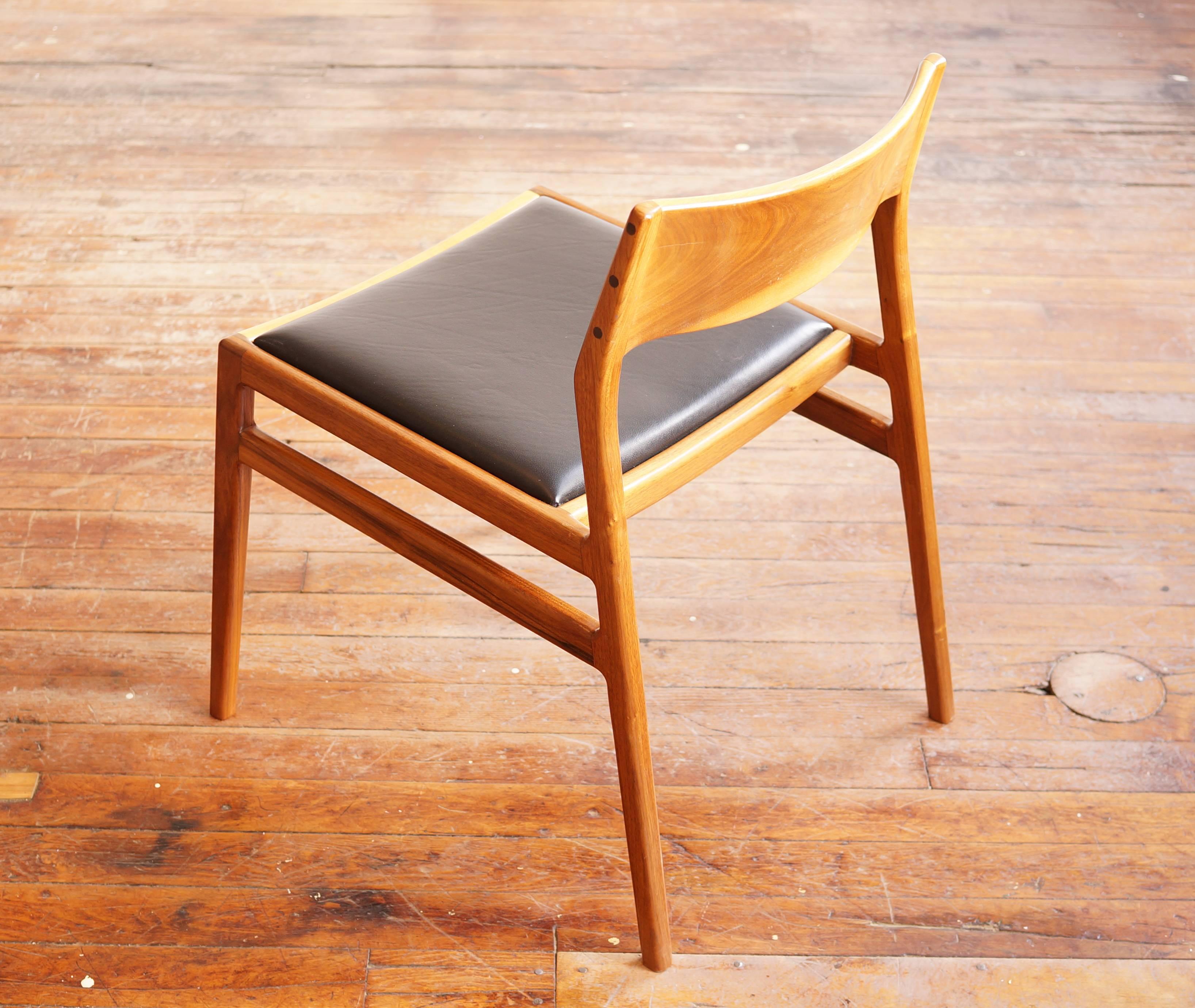 Mid-Century Modern C03.  Solid Walnut Dining Chair with Leather Seat by Jason Lewis Furniture For Sale