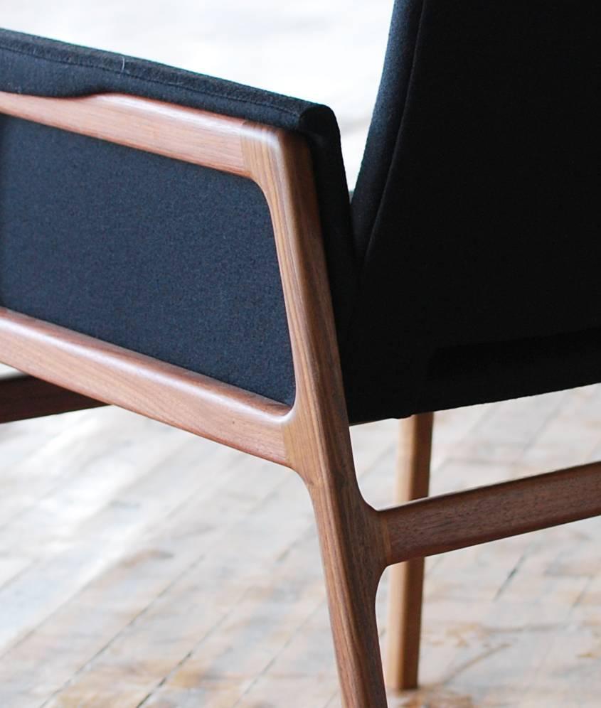 Oiled C08 Dining Chair with Solid Walnut Frame and Black Wool Upholstery For Sale