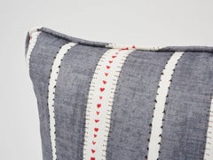 Schumacher Amour Stripe 18"" Leinenkissen in Anthrazitweiß, zweiseitig