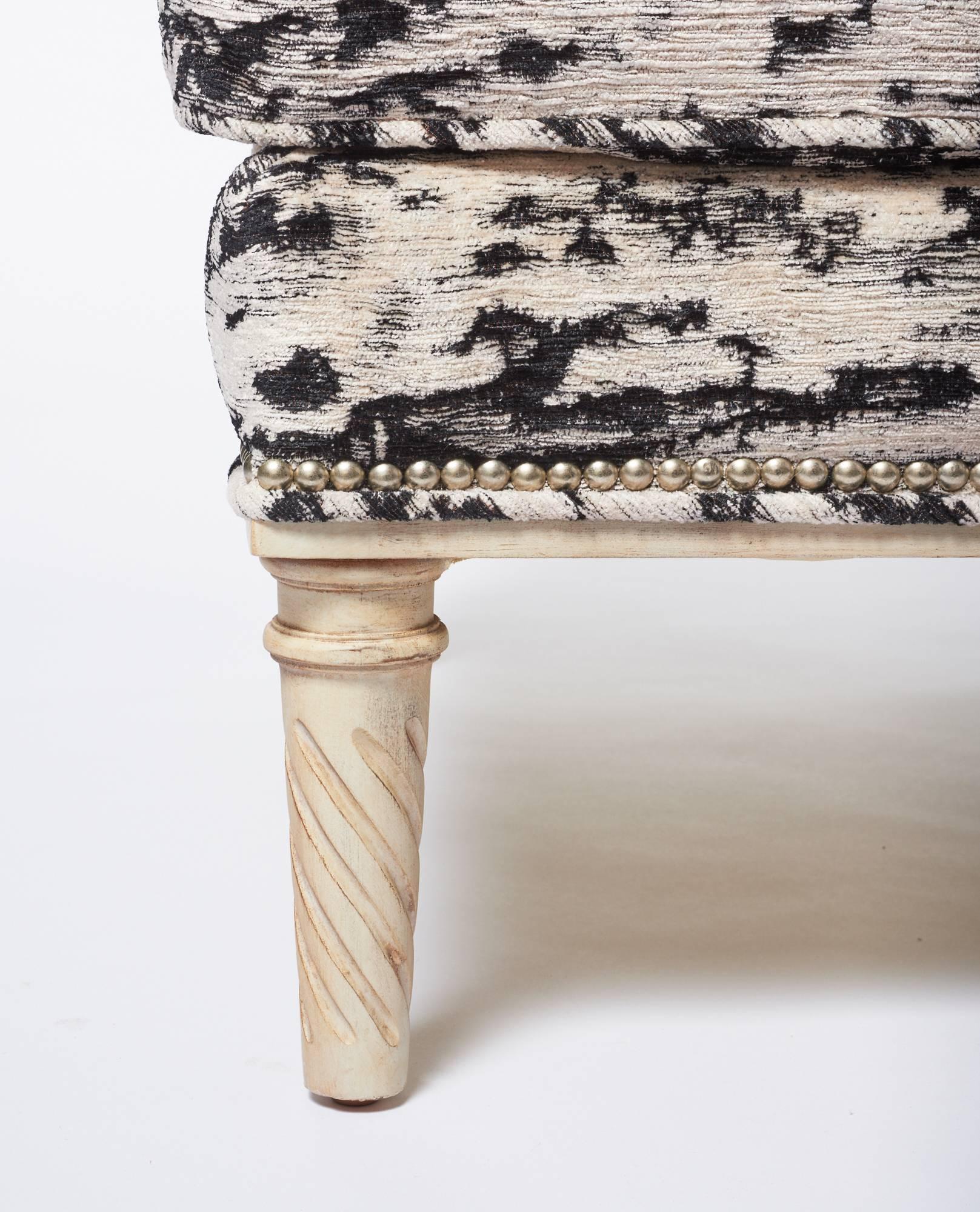 Schumacher Jansen Serengeti Tigre Blanc Chenille Maplewood-Legged Sock Arm Chair In New Condition In New York, NY