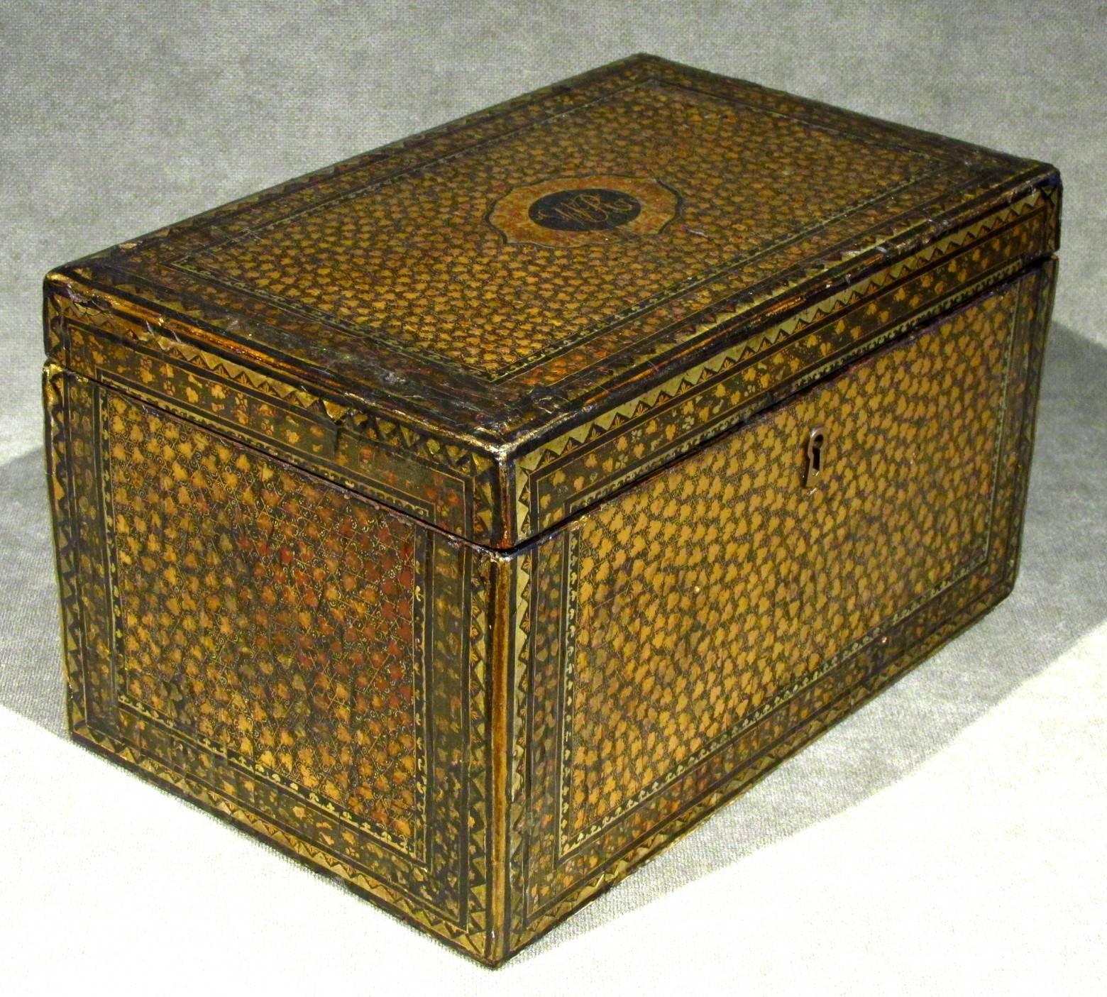 Hand-Painted An Exceptional 19th Century Chinese Export Lacquer Tea Caddy, Guangzhou (Canton)