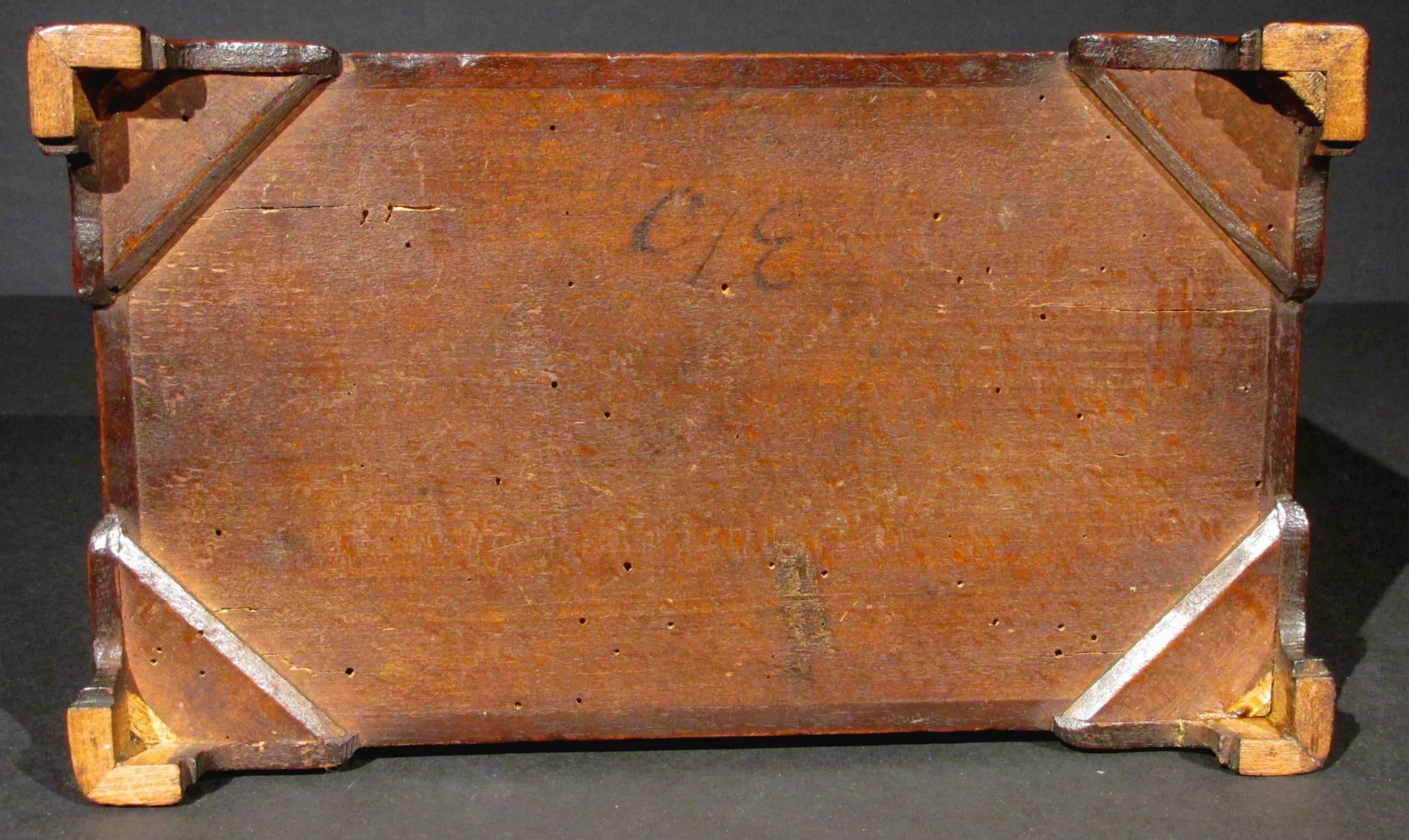 Very Fine 18th Century Chippendale Rococo-Period Mahogany Tea Caddy 6