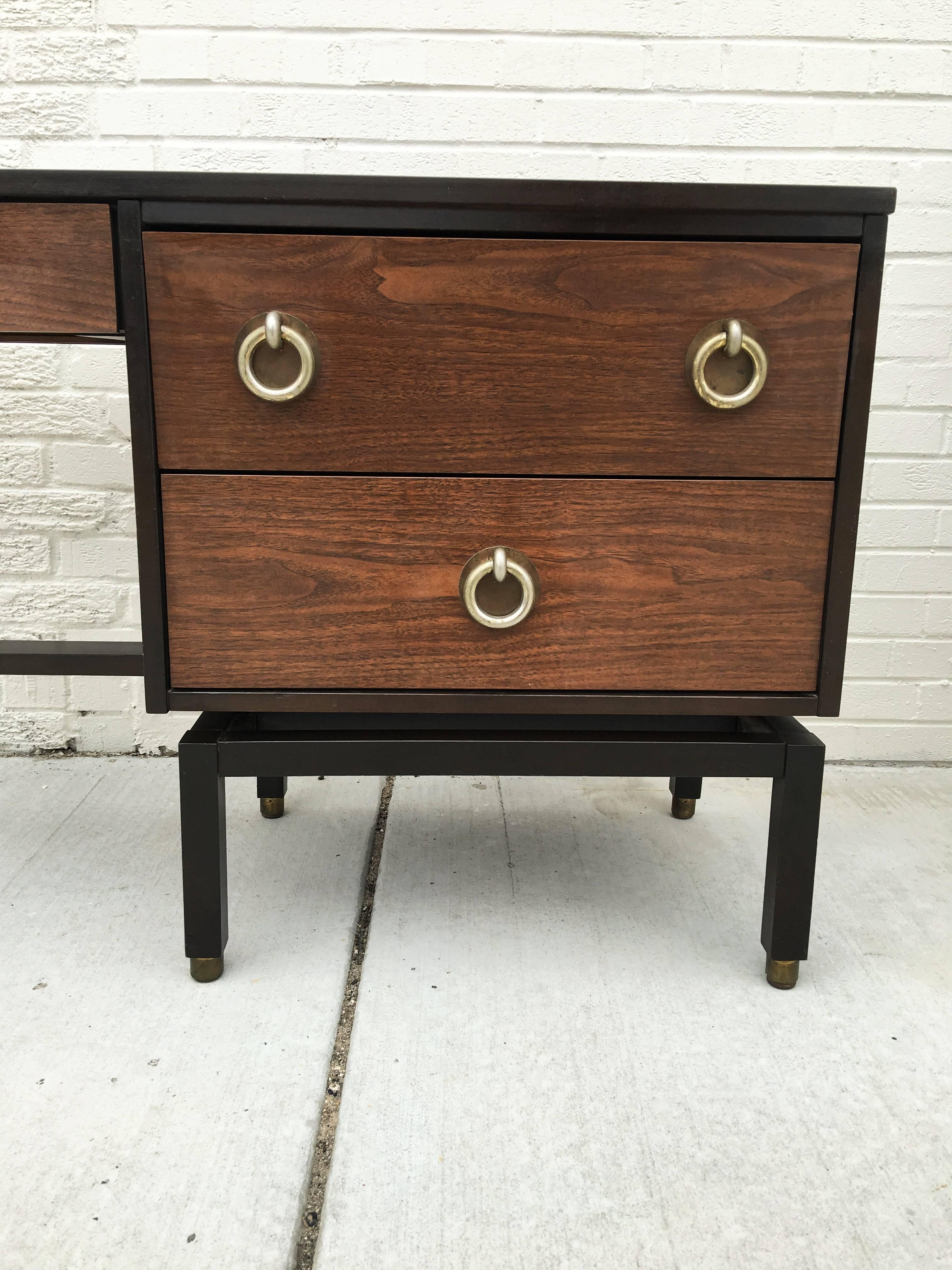 Dunbar Desk by Edward Wormley In Good Condition In Dallas, TX