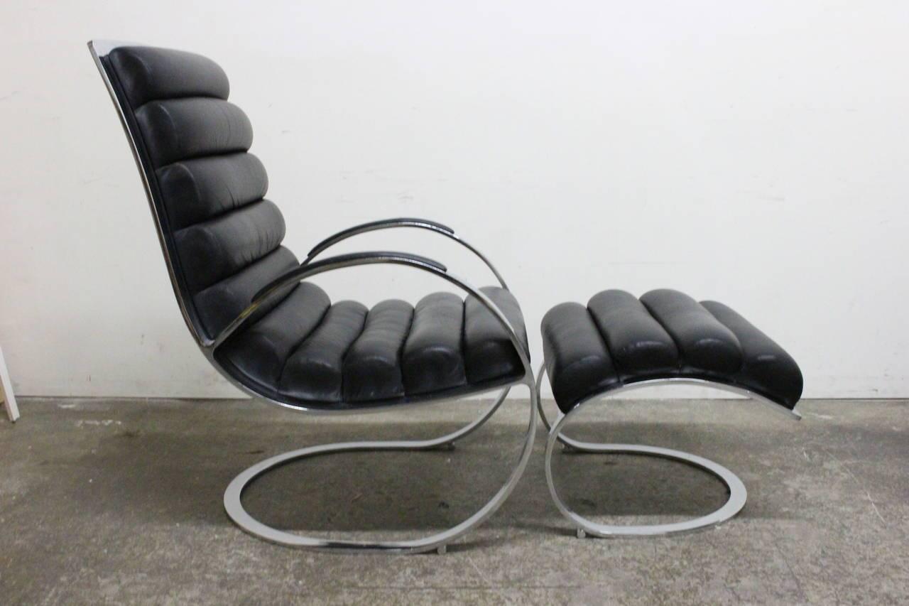 Mid-Century Modern Milo Baughman Leather Lounge Chair and Ottoman For Sale