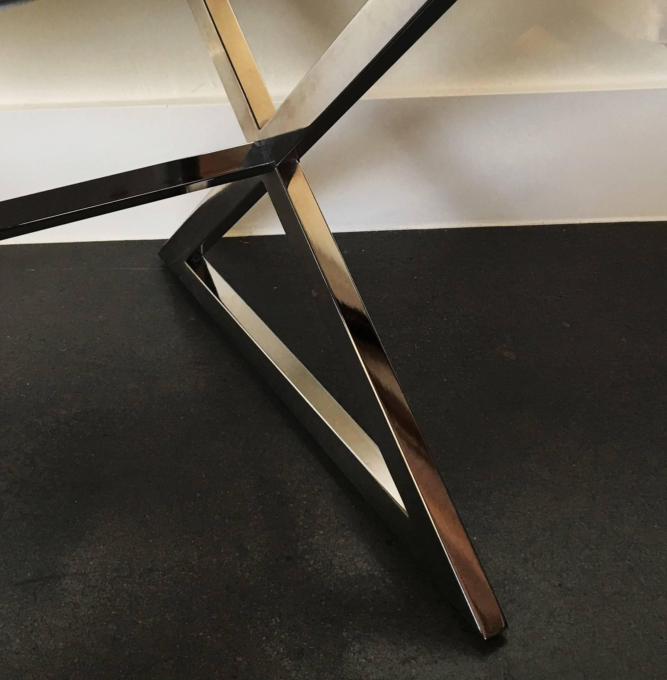 Mid-Century Modern Pair of Chrome X-Base Stools in the Manner of Milo Baughman For Sale