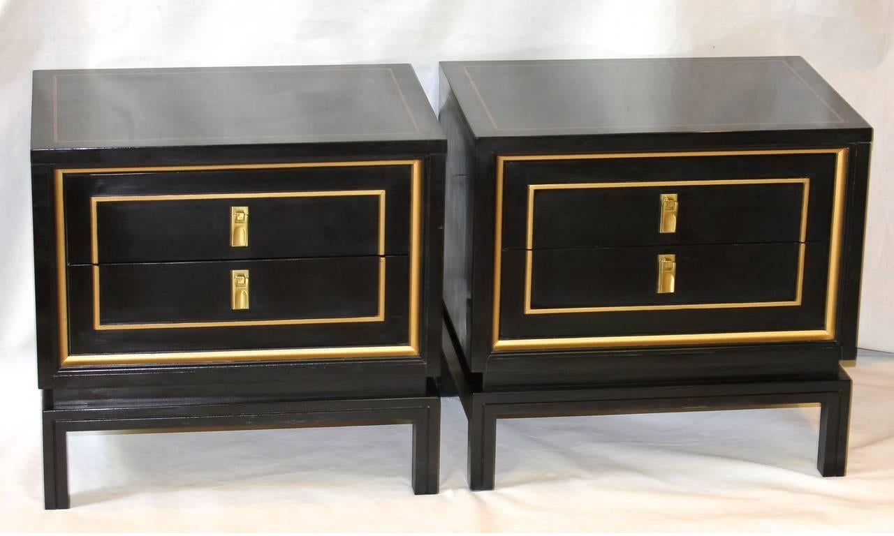 Pair of American of Martinsville Black and Gold Lacquered Nightstands For Sale 2