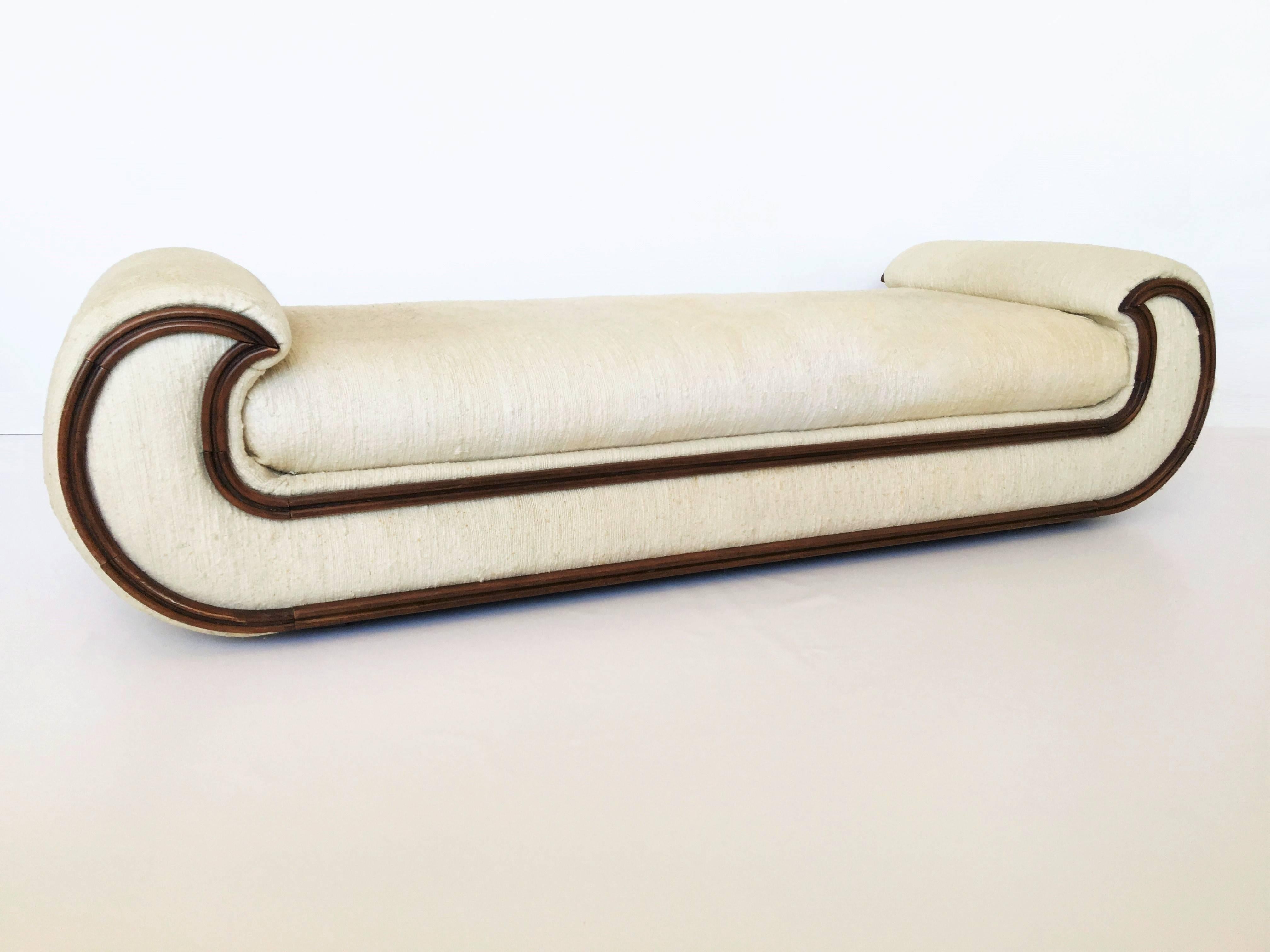 Regency period carved chaise lounge or daybed. Elegant curvaceous form.