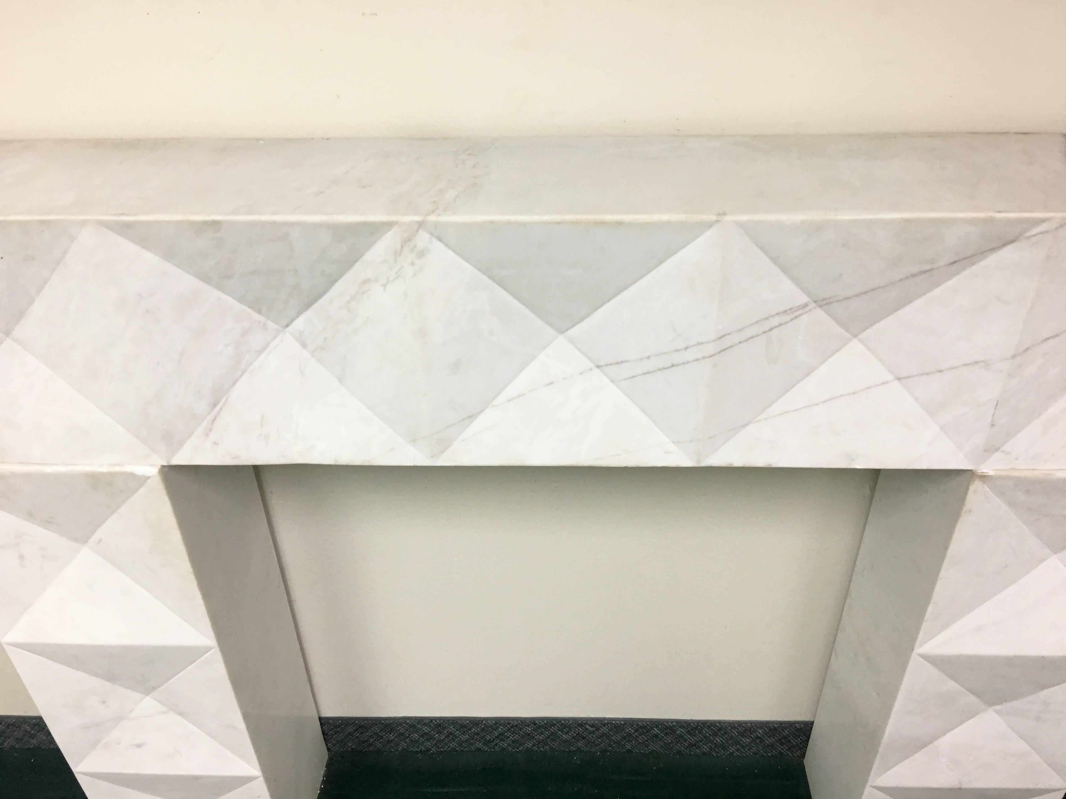 1960s Brutalist Style Mantel in Carrara Marble in Style of De Coene Frères In Excellent Condition For Sale In Dallas, TX
