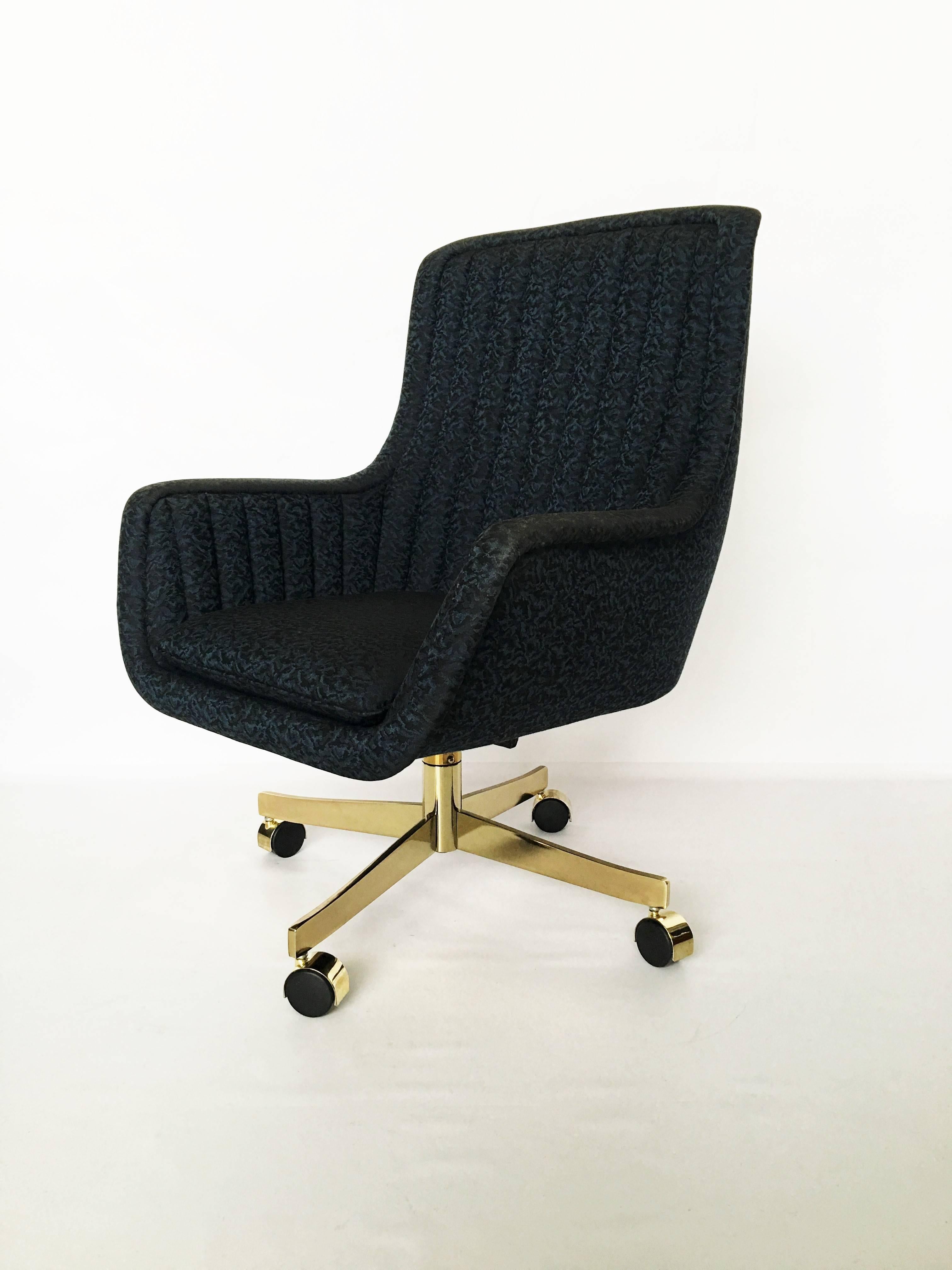 Late 20th Century Set of Eight Ward Bennett for Brickel Associates Swivel Chairs For Sale
