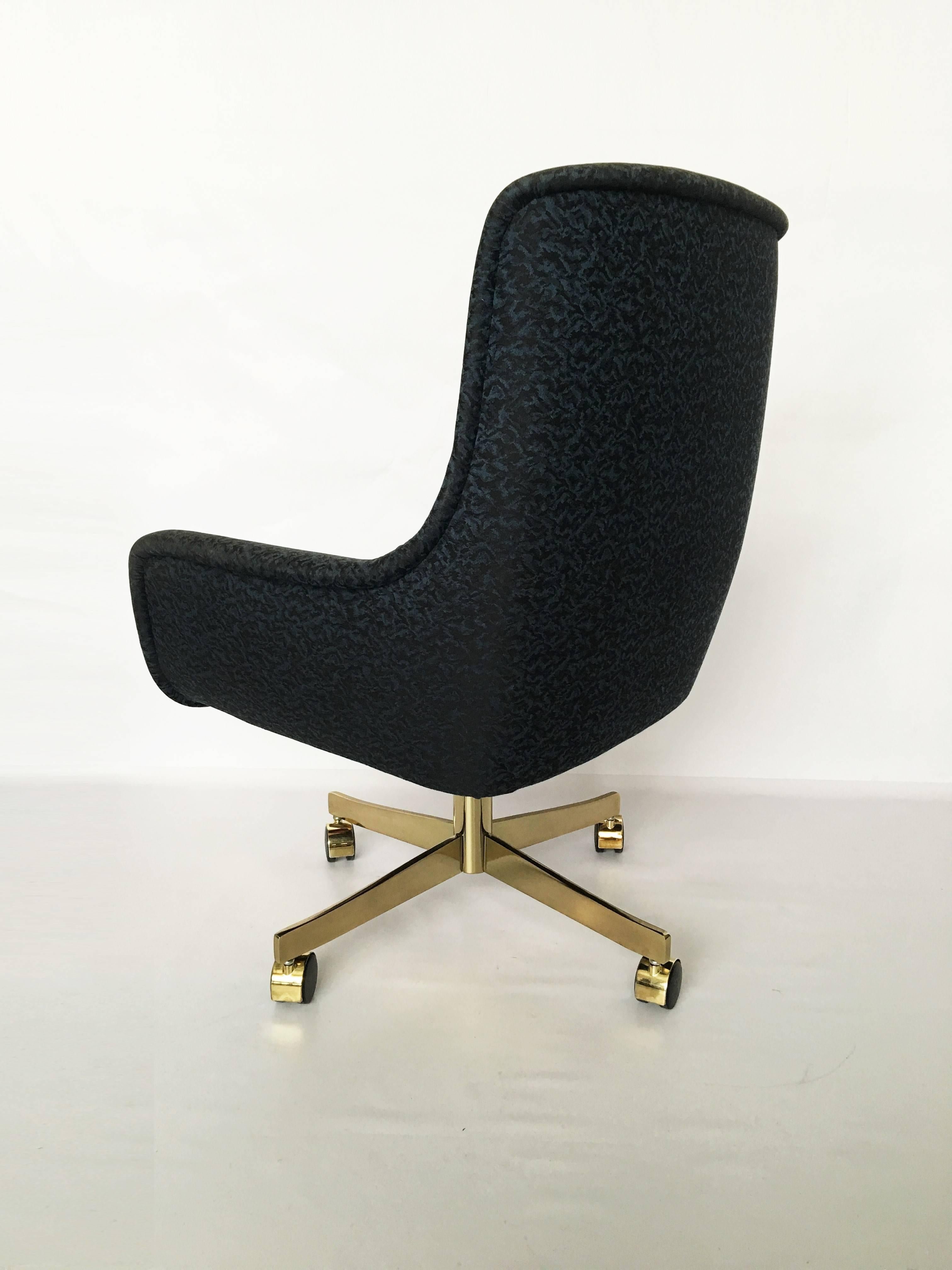 Set of Eight Ward Bennett for Brickel Associates Swivel Chairs For Sale 1
