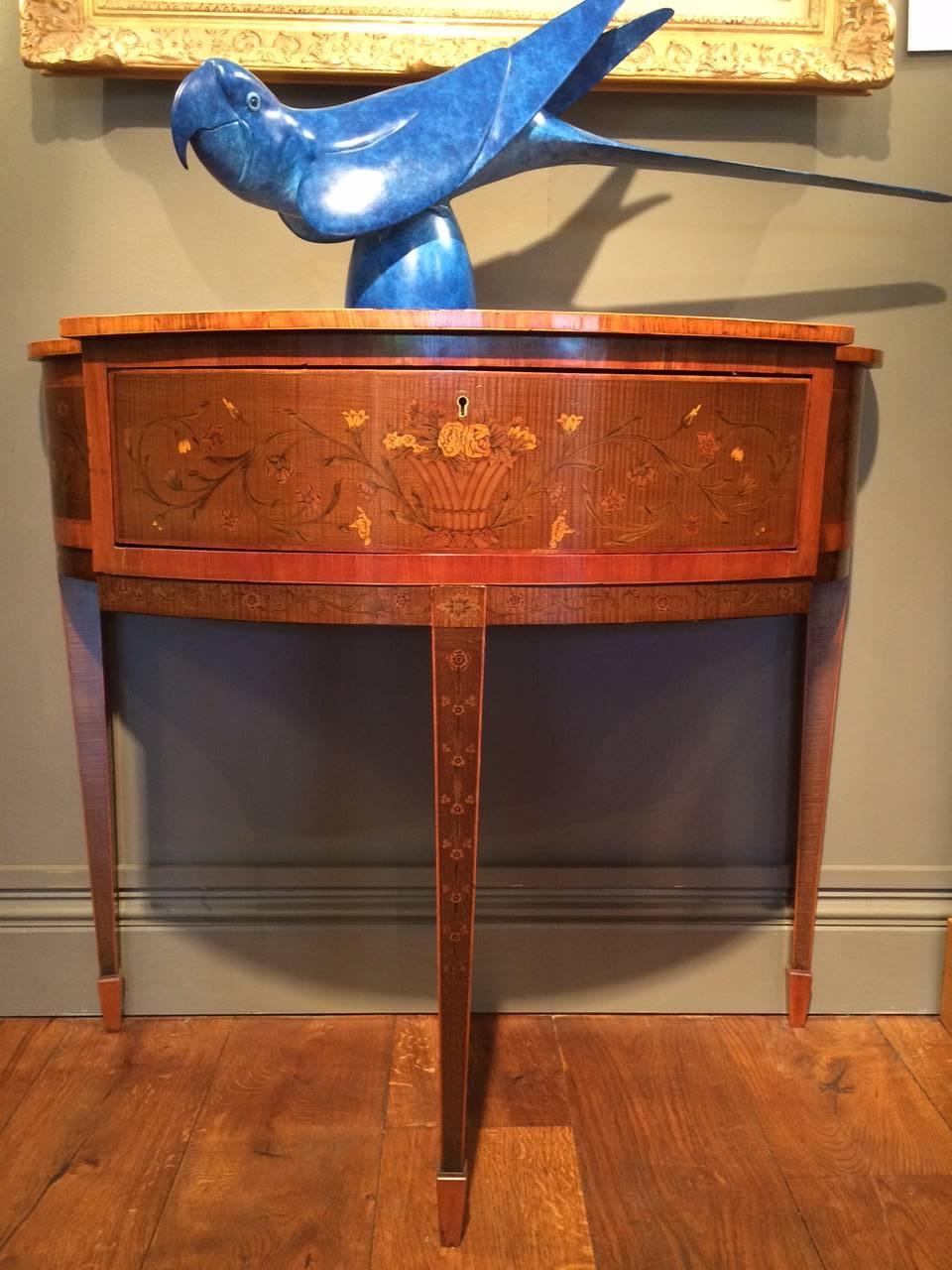 20th Century Late Victorian Shaped Edward and Roberts Style Side Table For Sale