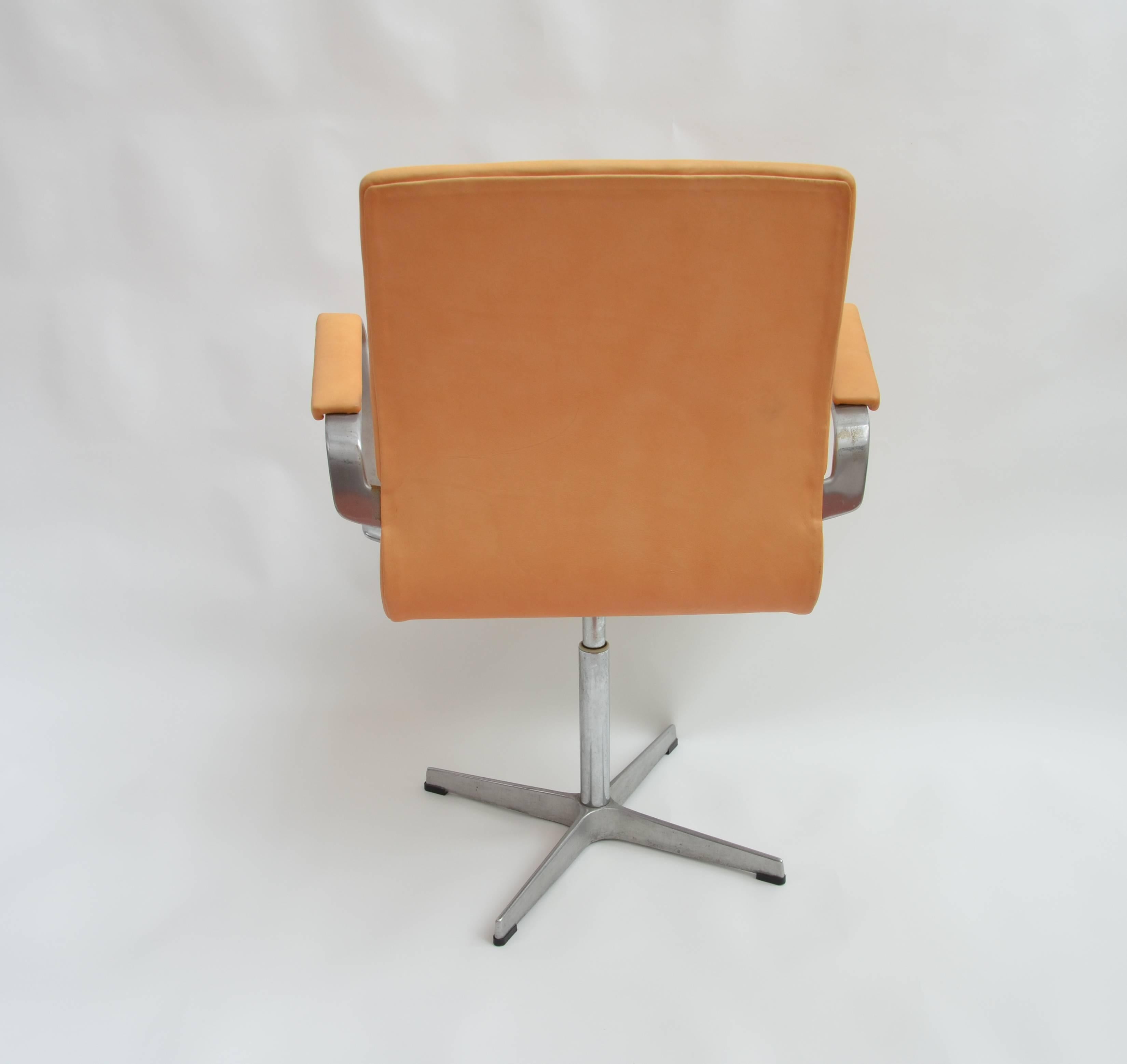 Scandinavian Modern Oxford Desk Chair by Arne Jacobsen