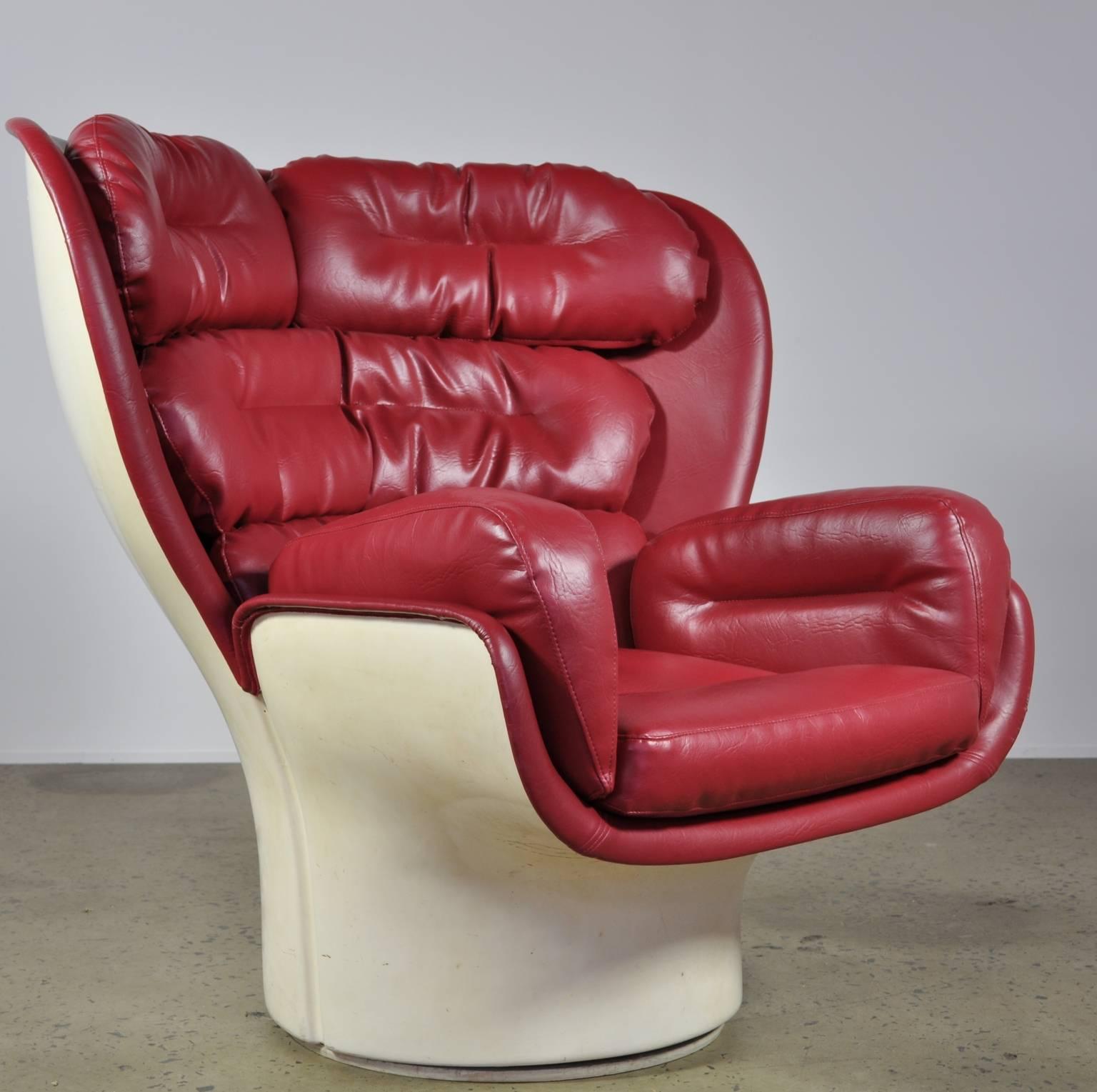 The Classic futuristic Elda chair by Joe Colombo.
Considered the first armchair made of moulded plastic shell (reinforced with fiberglass), the Elda chair was designed by Joe Colombo in the 1960s and manufactured by Comfort Italy.
Colombo was