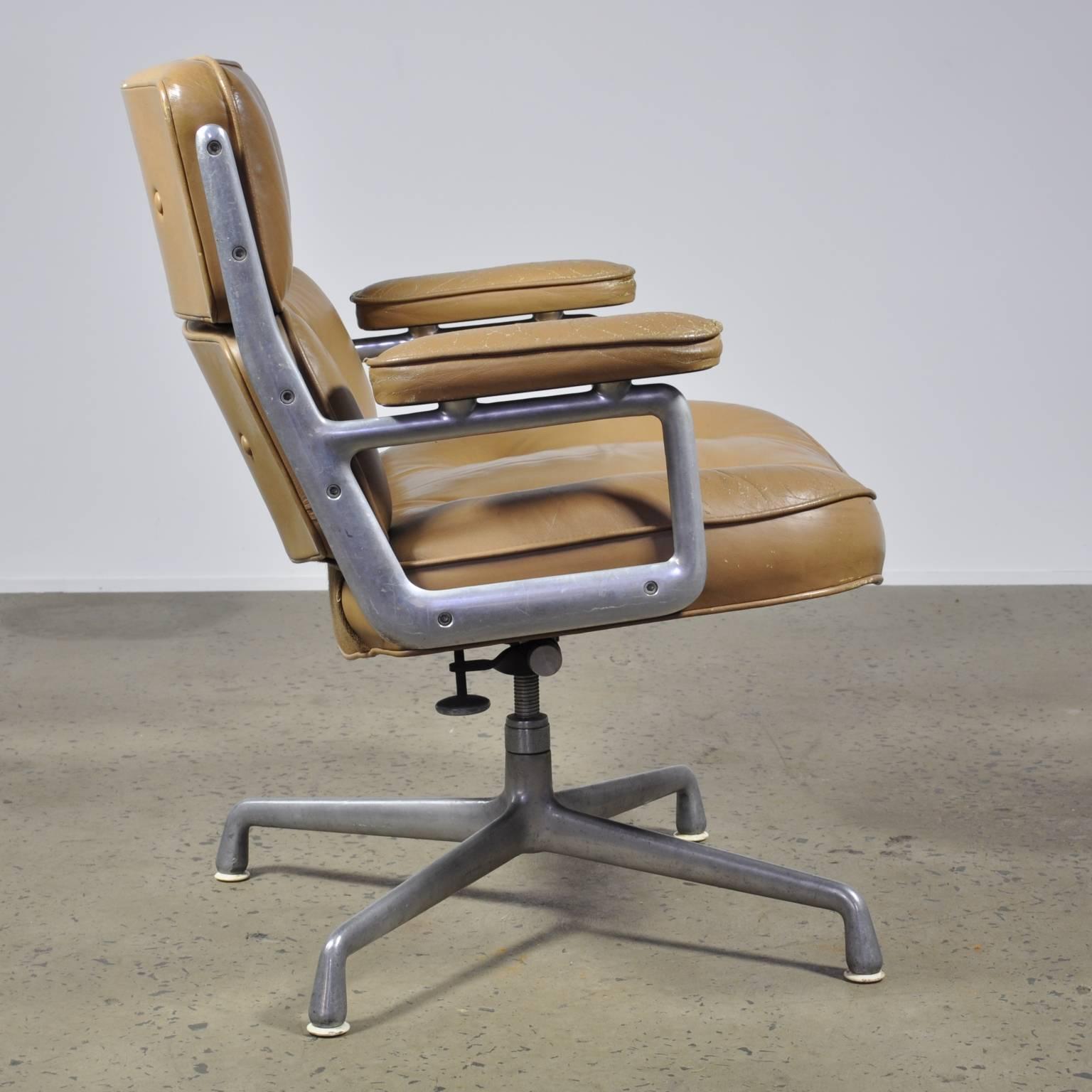 Also known as the Time-Life chair, this iconic piece was originally created for the executive floors of New York City’s Time-Life Building by Charles Eames in 1960. Combining thick, plush cushions with a generously sized seat the Time-Life chair
